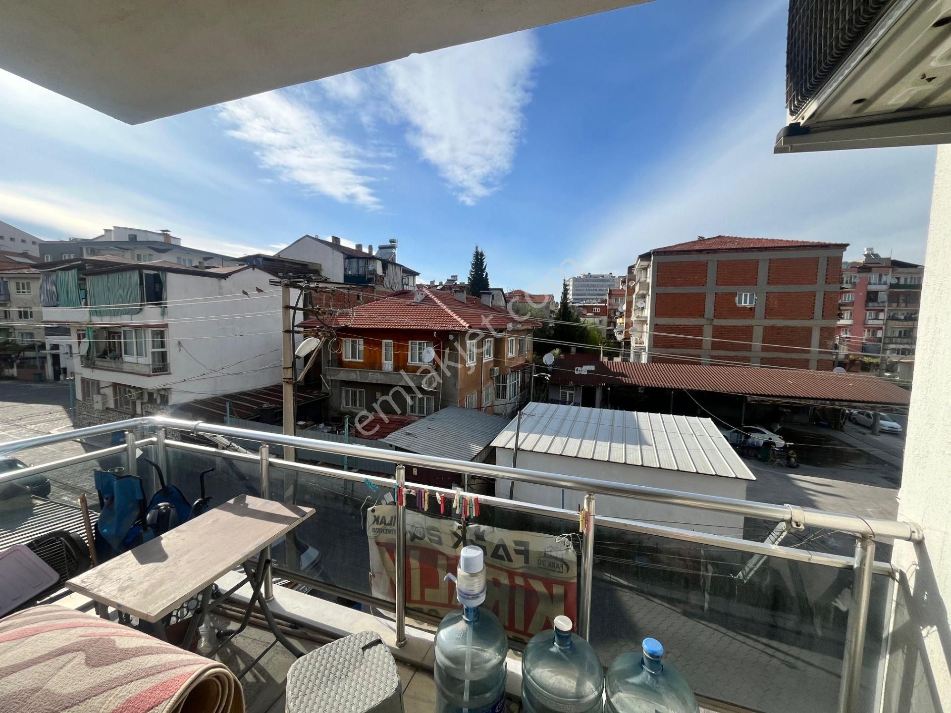 Fark20'den Konservatuvar Yakını Eşyasız Balkonlu Apart