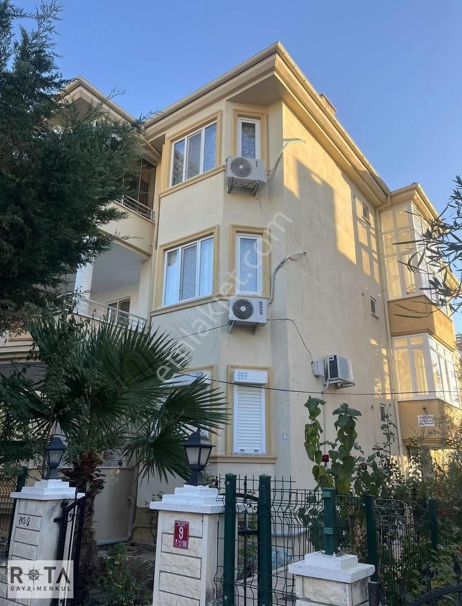 Altınoluk Pazar Sokağında 2+1 Yüksek Giriş Eşyalı-rota