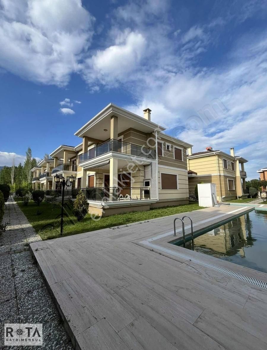 Altınoluk Fener Sıfır Havuzlu Site İçi Villa-rota