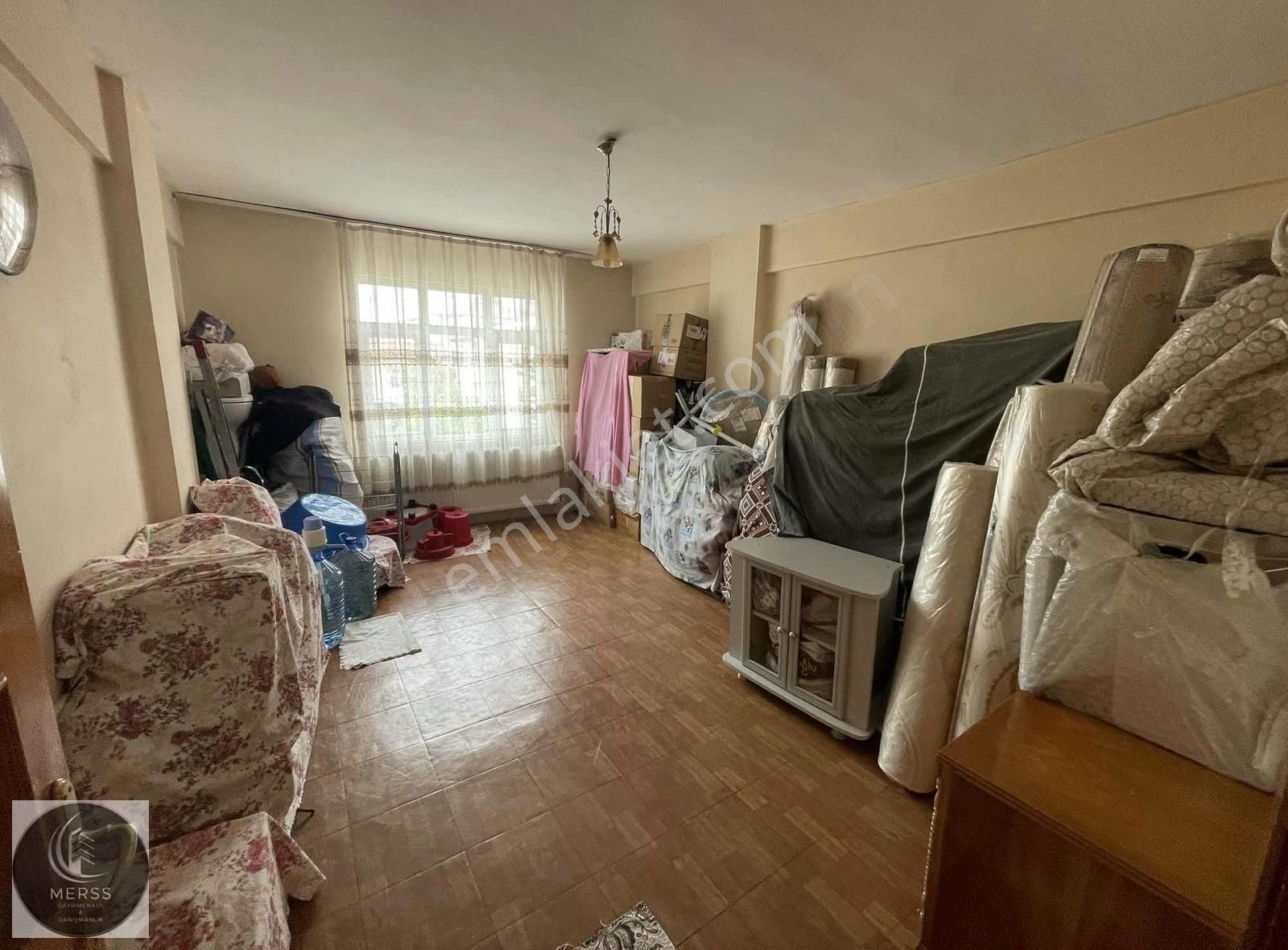 Sultanbeyli Mecidiye Mah. De 140 M2 3+1 Daire