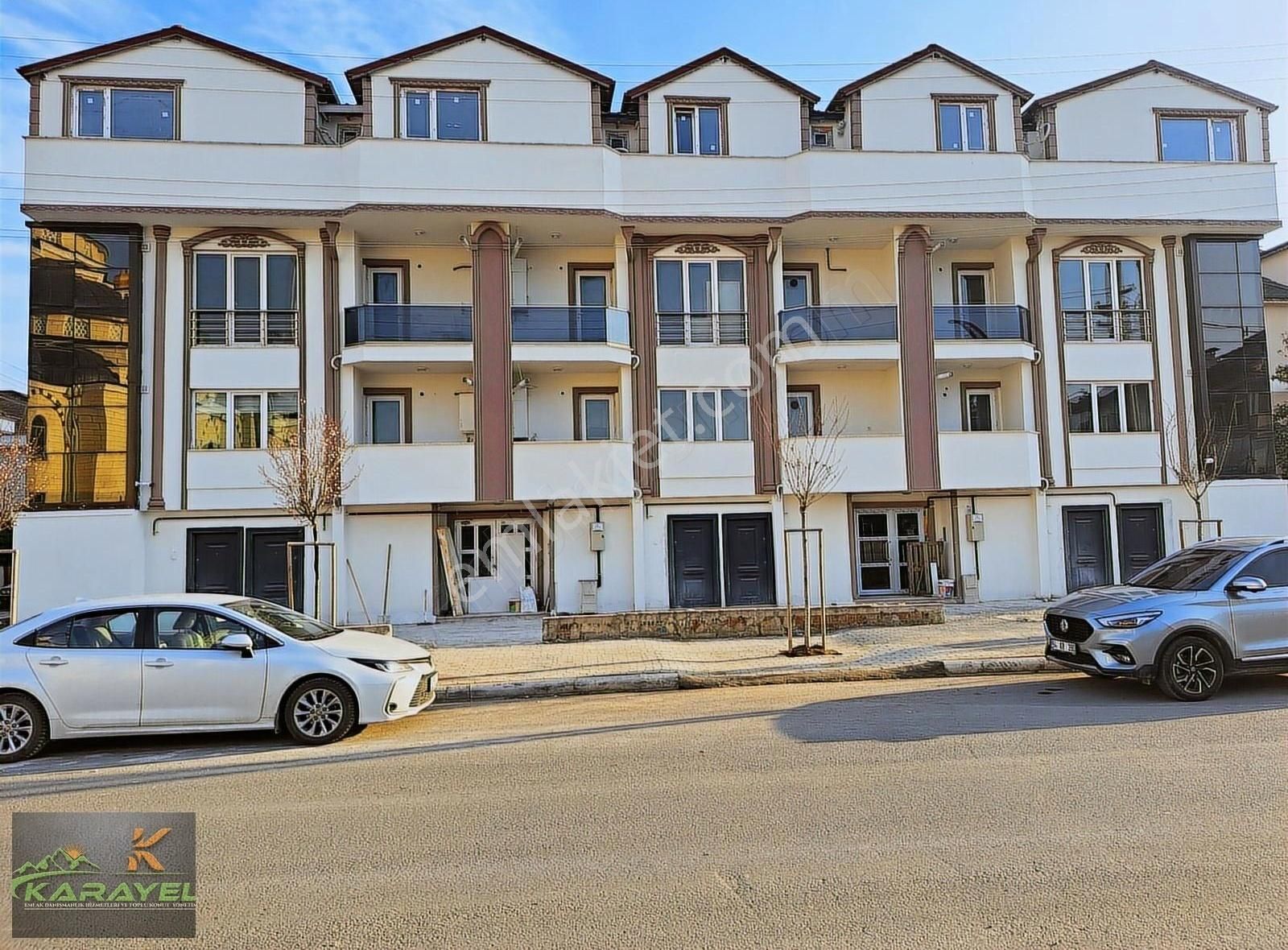 Serdivan Cadde 54 Karşısı Avm Yakını Kiralık Ofisler
