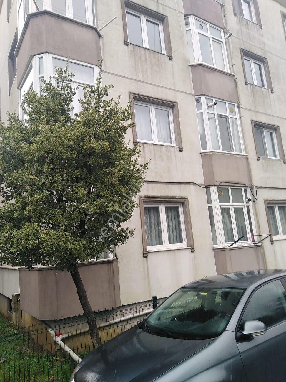 Çatalca Ferhatpaşada 3+1 Satılık 130m Bakımlı,3.kat,ara Kat Düşeş Daire No:657