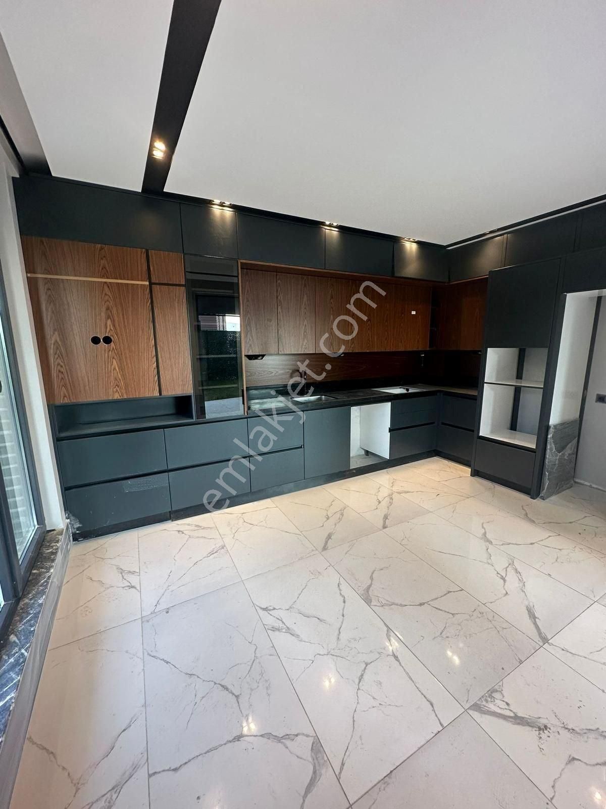 Vadi Emlak'tan Güneşli Mahallesinde Satılık Villa