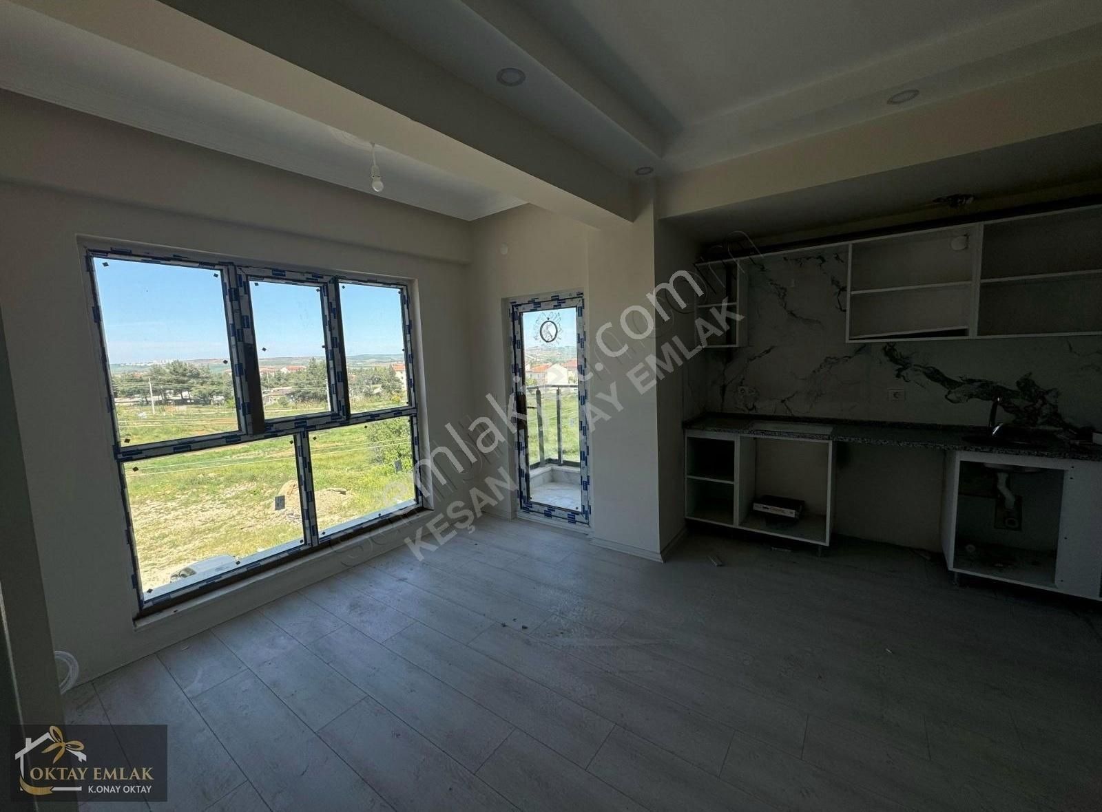Oktay Emlak'tan Üniversite Mevkiinde Eşyalı 1+1 Sıfır Daire