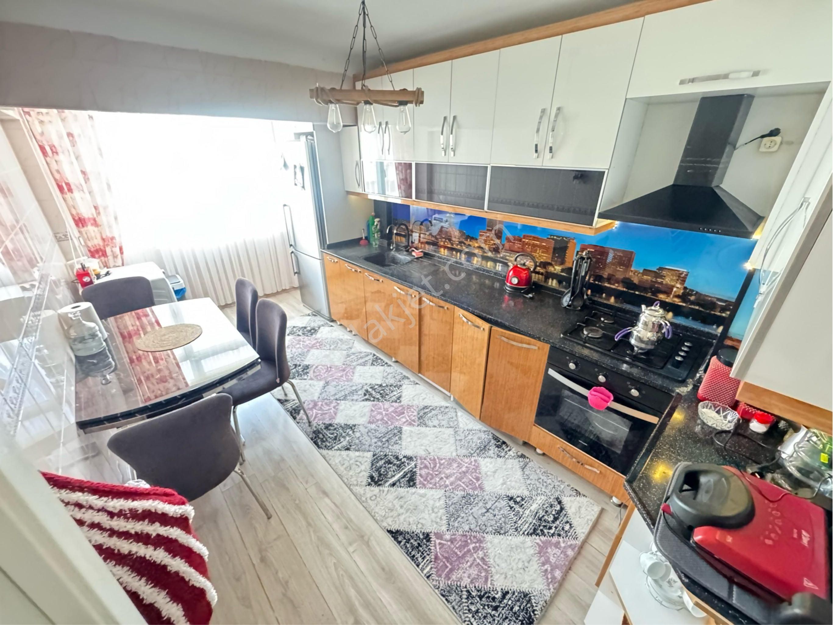***osmanlı Mahallesi'nde 3. Ara Katta Salon Bağımsız 3+1full Yapılı Daire***