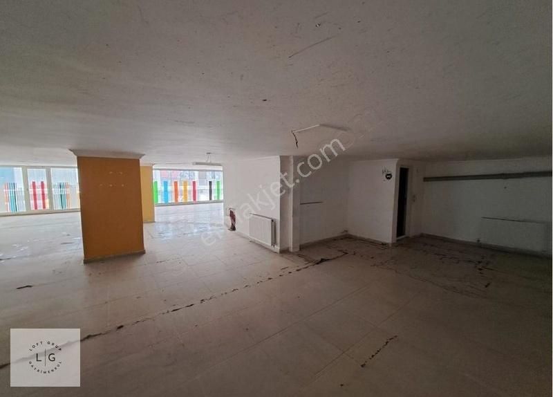 Amasya Merzifon'da 473 M2 Satılık Depolu Asma Dükkan