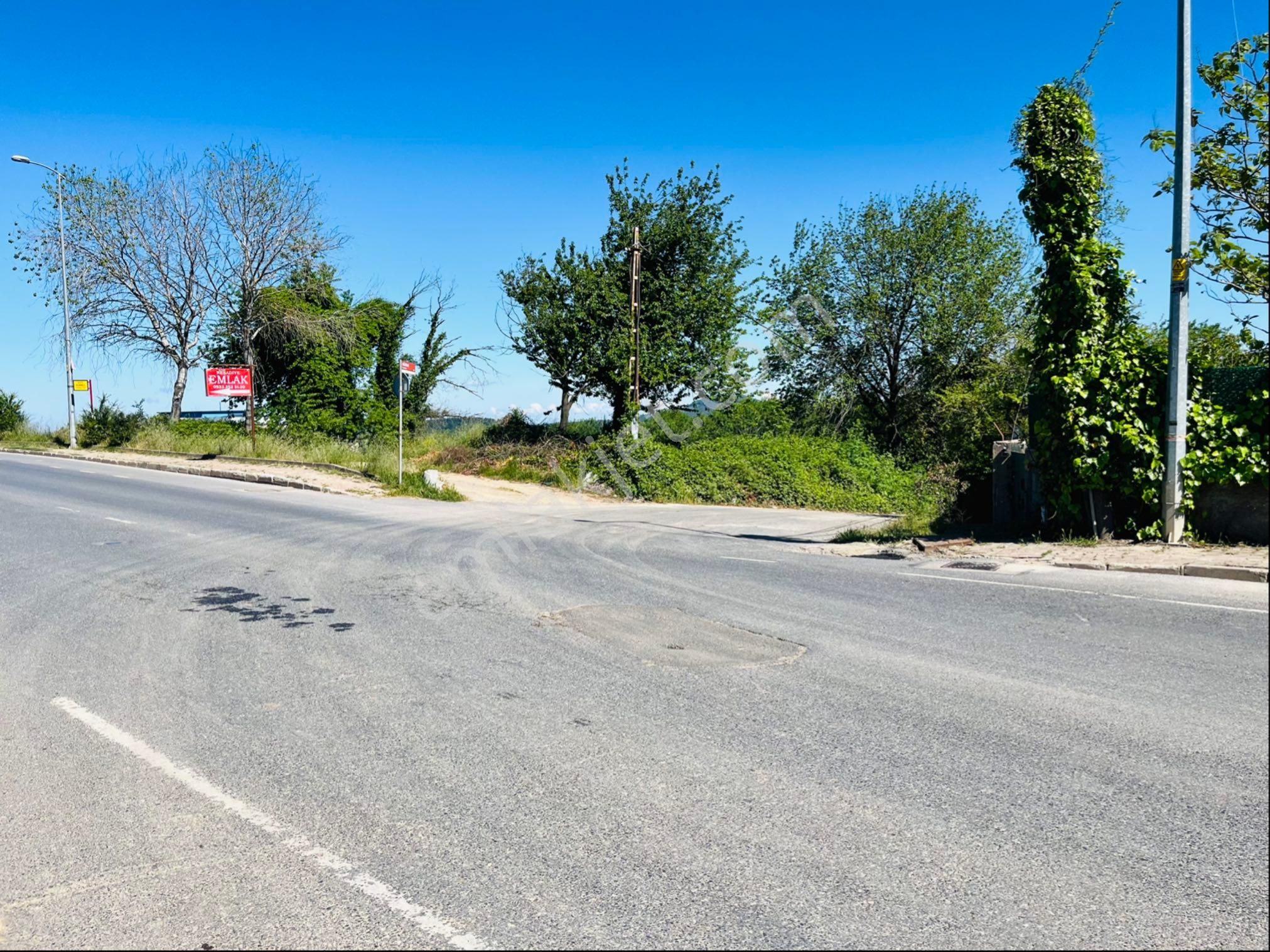 Çekmeköy Reşadiyede Yol Üstü Köşe Parsel