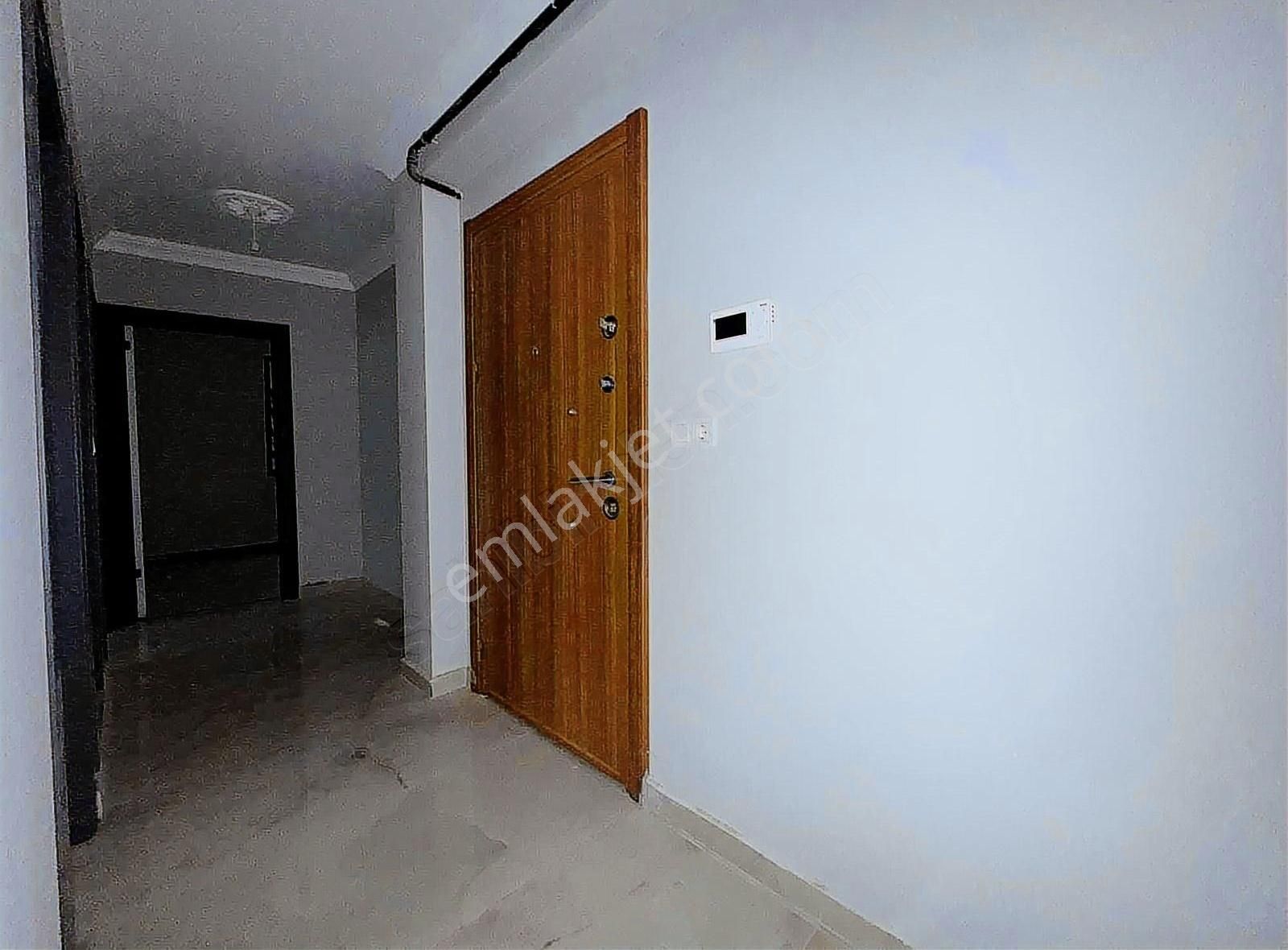 Sancaktepe Fatih Mah Satılık 3+1 Boş Ebeveyn Banyolu Daire