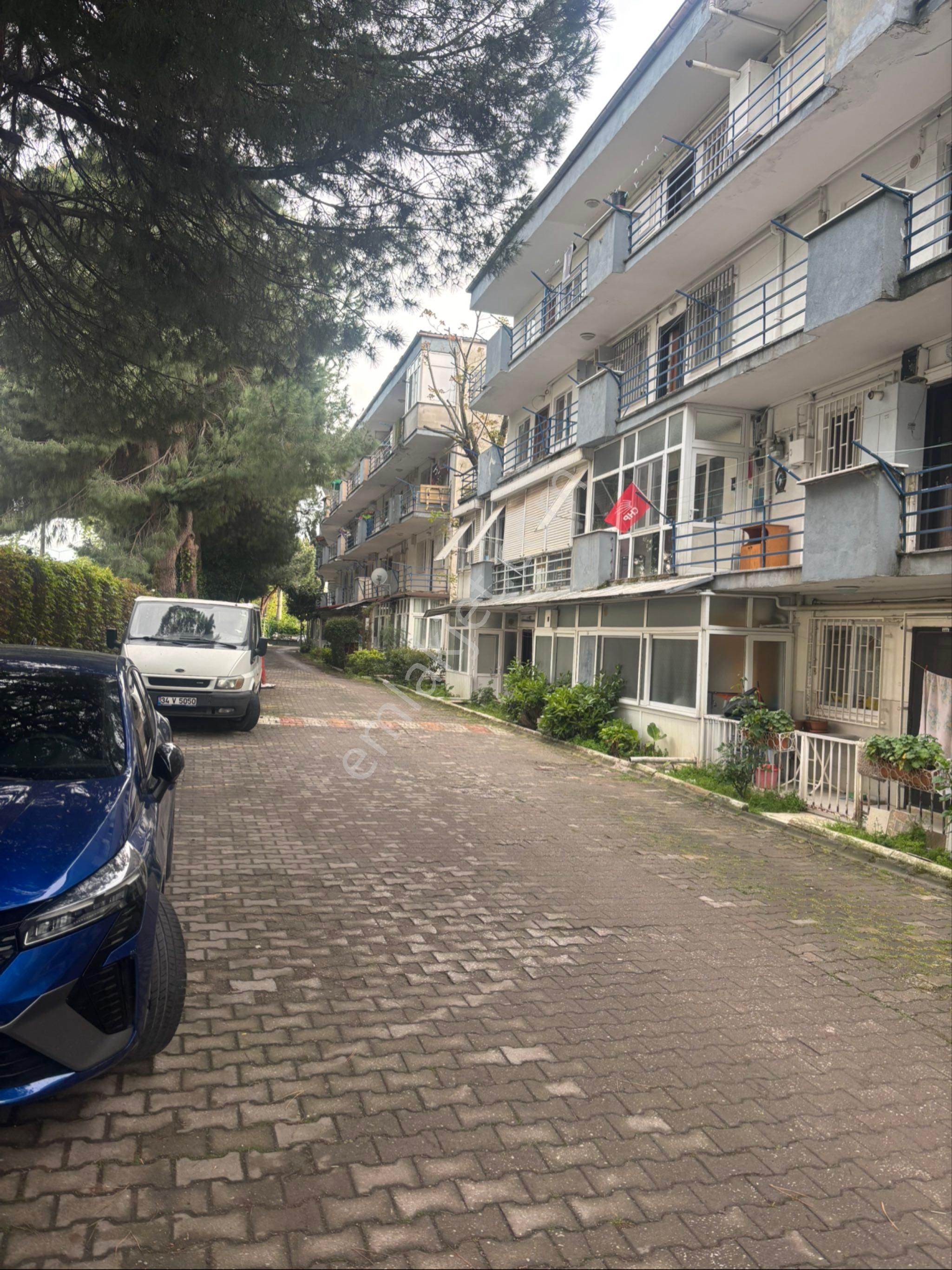 Alya Emlak’tan Satılık Daire Nadir Sitesi