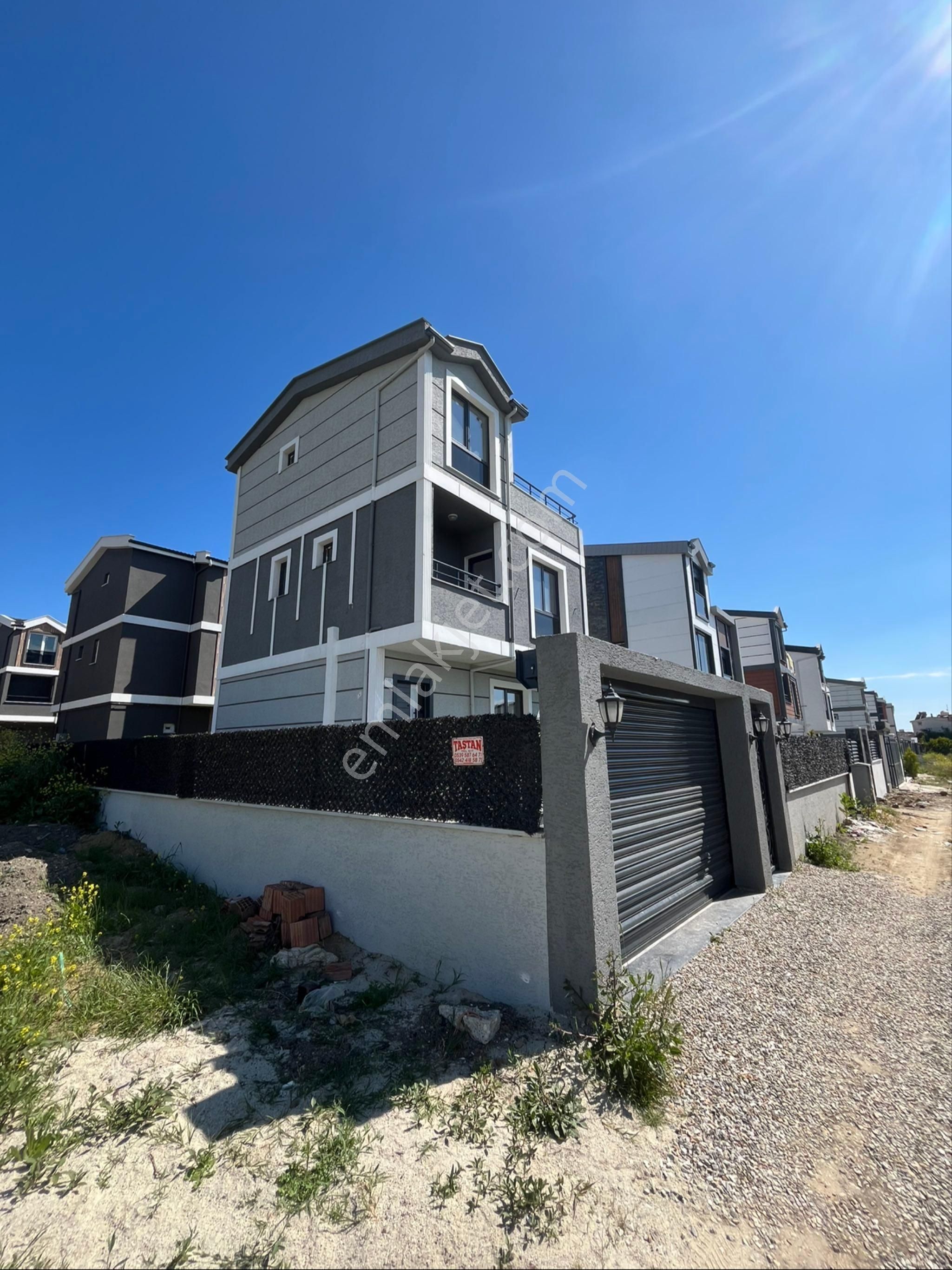 Ata Gayrimenkul,den Denize Yürüme Mesafesinde 4+1 Lüks Villa - Görsel 4