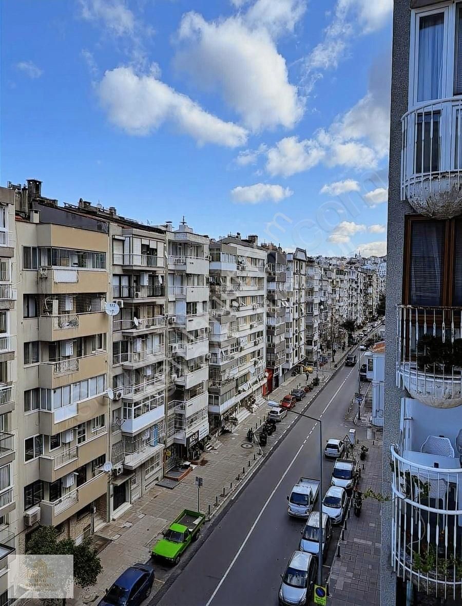 -msg'den Mithatpaşa Caddede Doğalgazlı Ve Arakat Köşe 2+1 Daire-