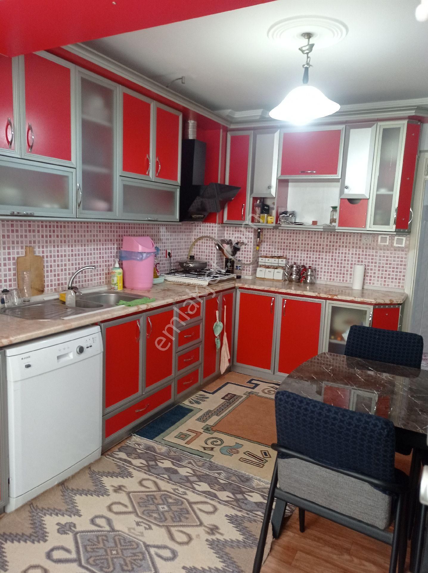 Yeliz'den Manisa Soma Ünlü Kent'de 3+1 Doğal Gazlı Satılık Daire
