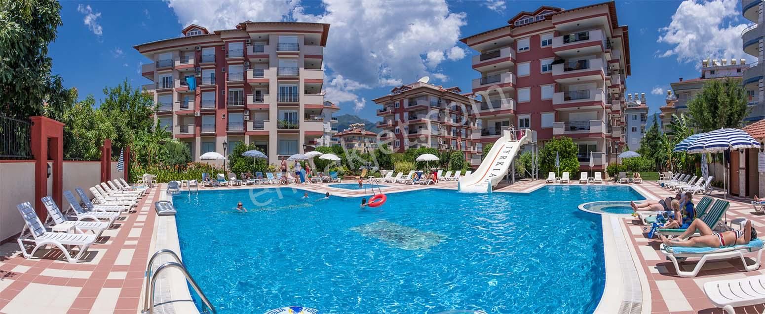 Alanya Oba'da Kiralık Ful Aktiviteli Site İçerisinde Boş Daire