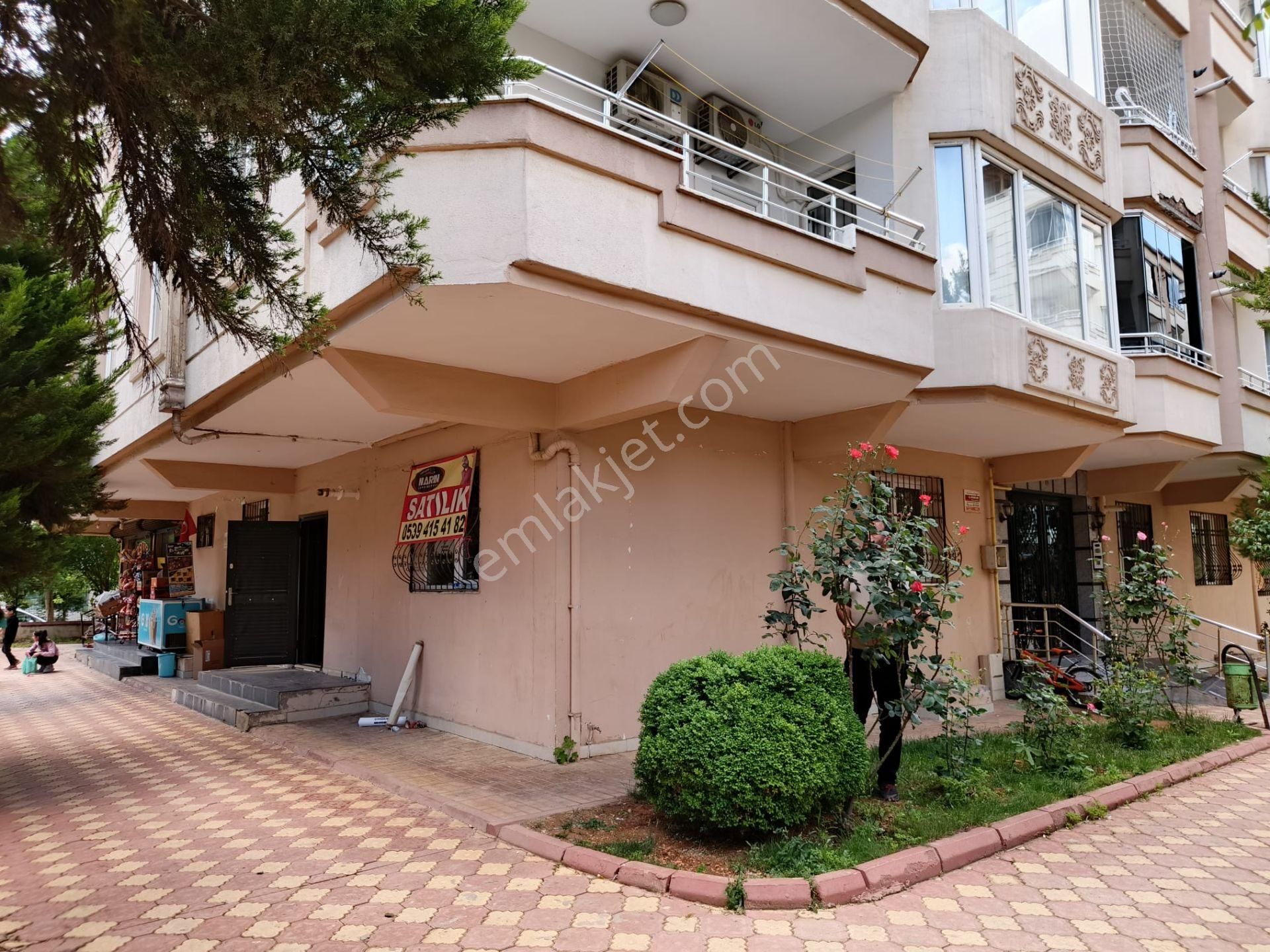 Şahinbey Yeditepe Erdem Koleji Arkası Site İçi Giriş Kat Kombili