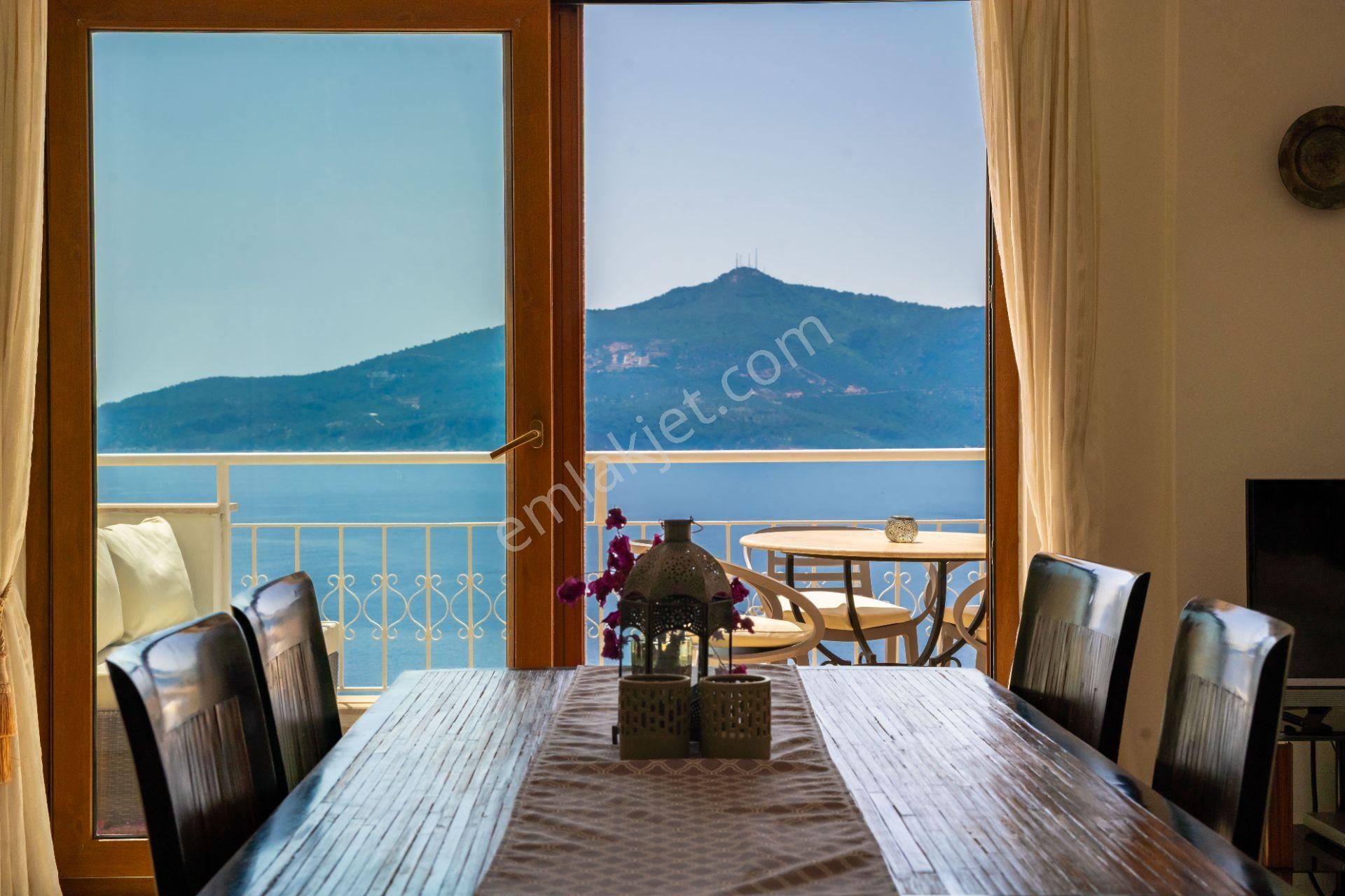 Kalkan Kömürlük'te Muhteşem Deniz Manzaralı Apart