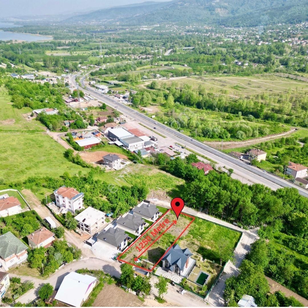 Acısu Mahallesi Sapanca İzmit Yol Üzerine Satılık Arsa