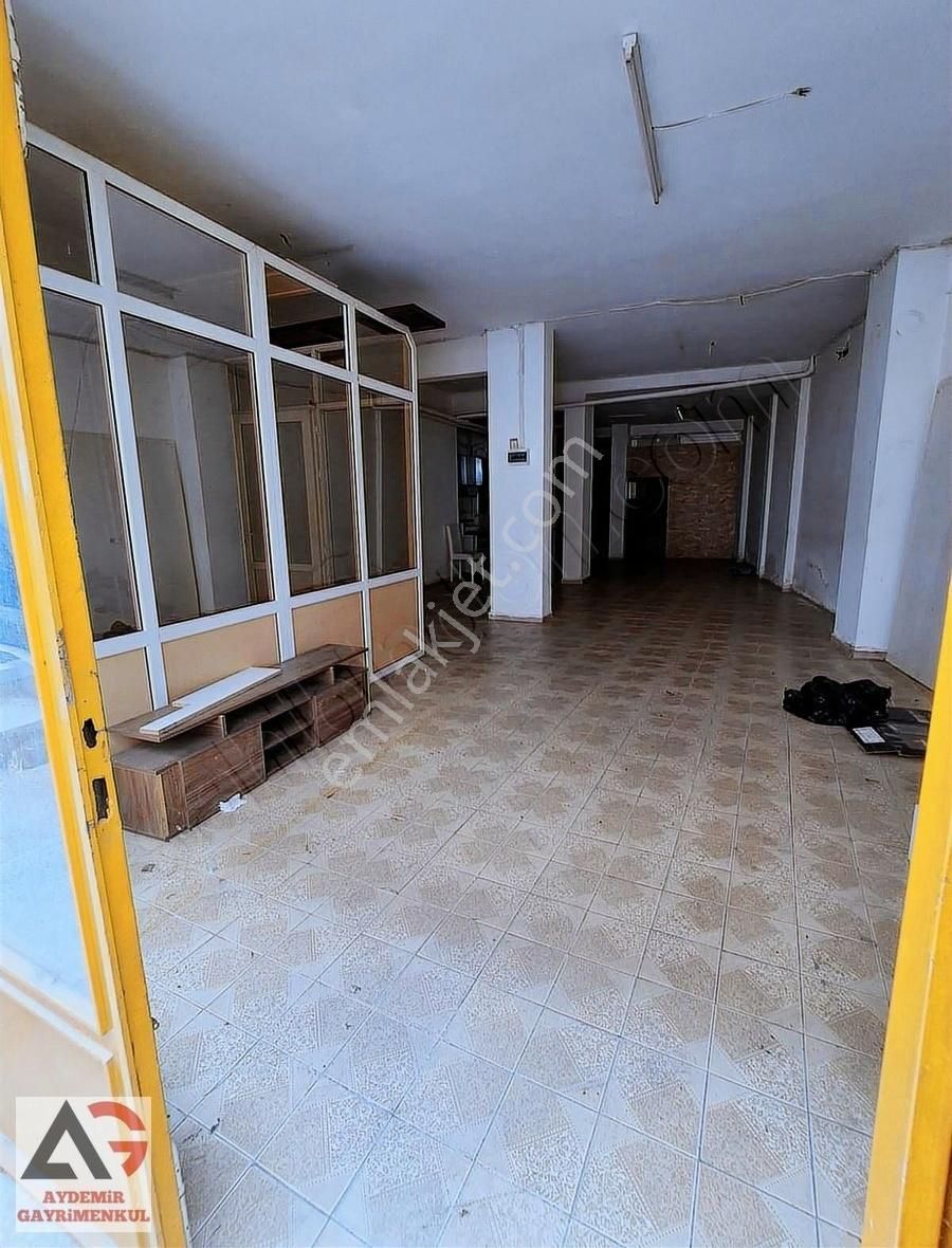Satılık Düz Ayak Kullanıma Uygun Depo İşyeri Dükkan