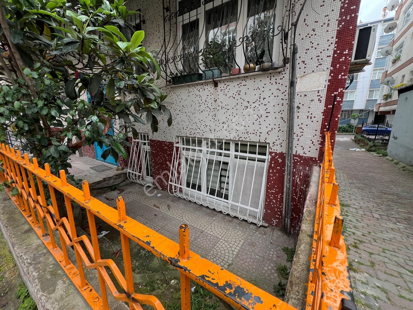 Yenibosna Fevzi Çakmak Mahallesinde Kiralık 1+1 Bahçekatı