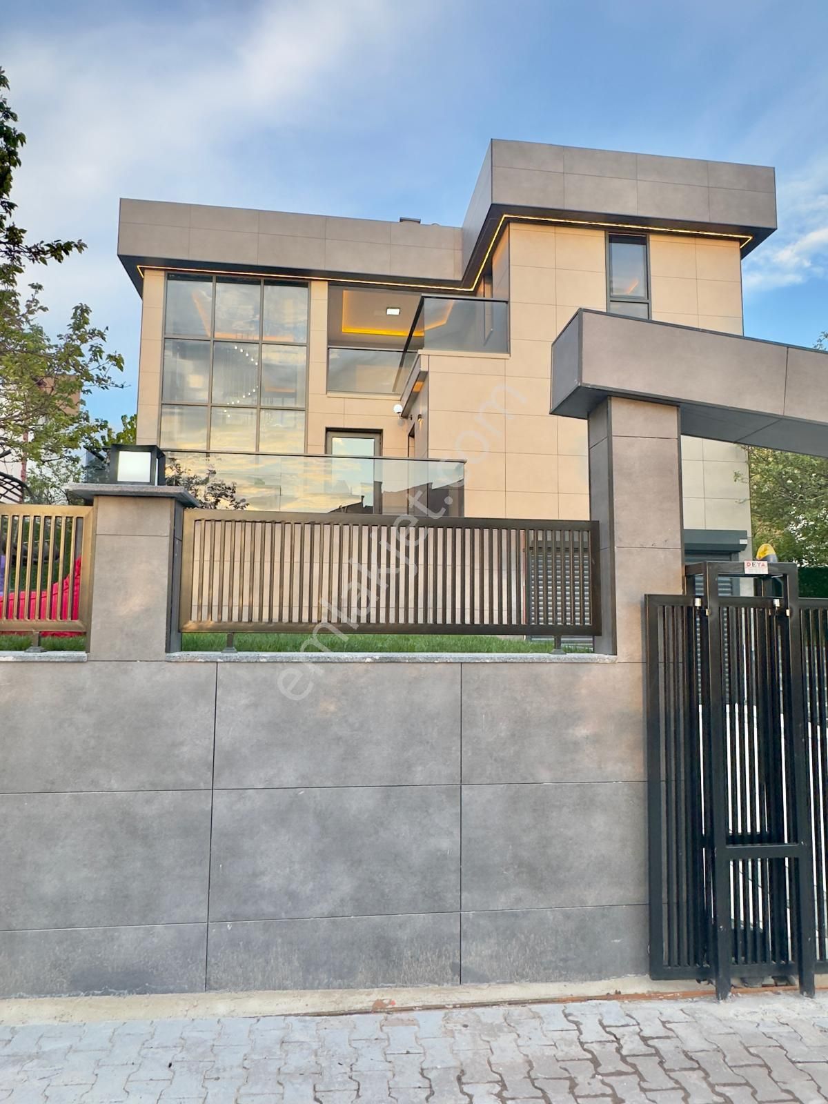 Ufuk Kılıç Emlak'tan Muhteşem Tasarım Havuz Hamam Sauna K.otopark