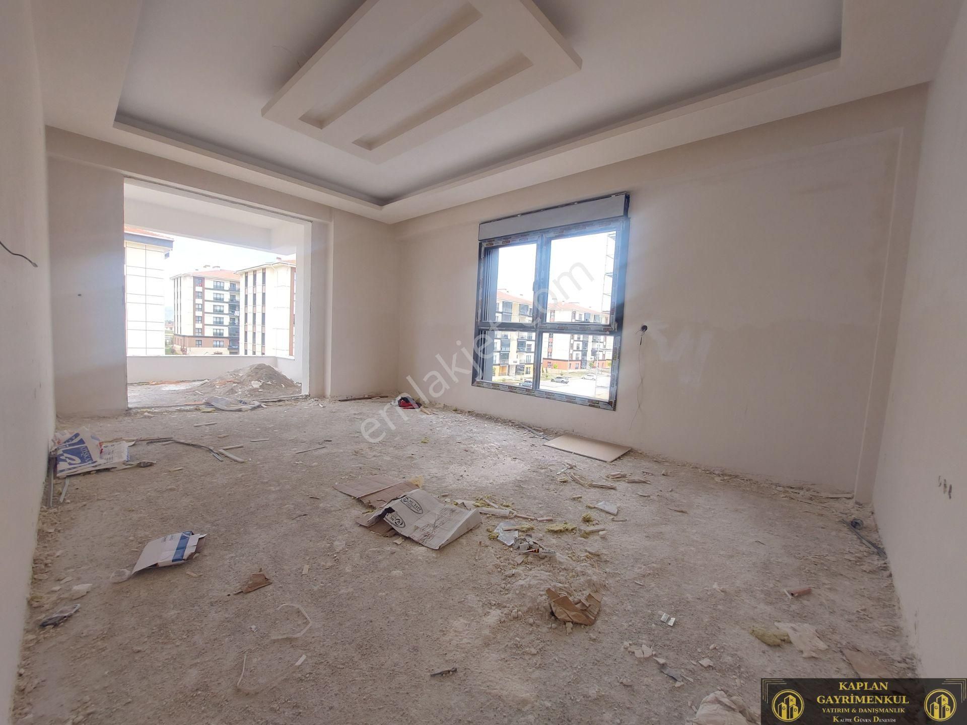 Kaplan Gayrimenkul’den Ihlamurkent Mah. Yiğitpark Florya-2 Projesi 2+1 110 M² Satılık Arakat Daire