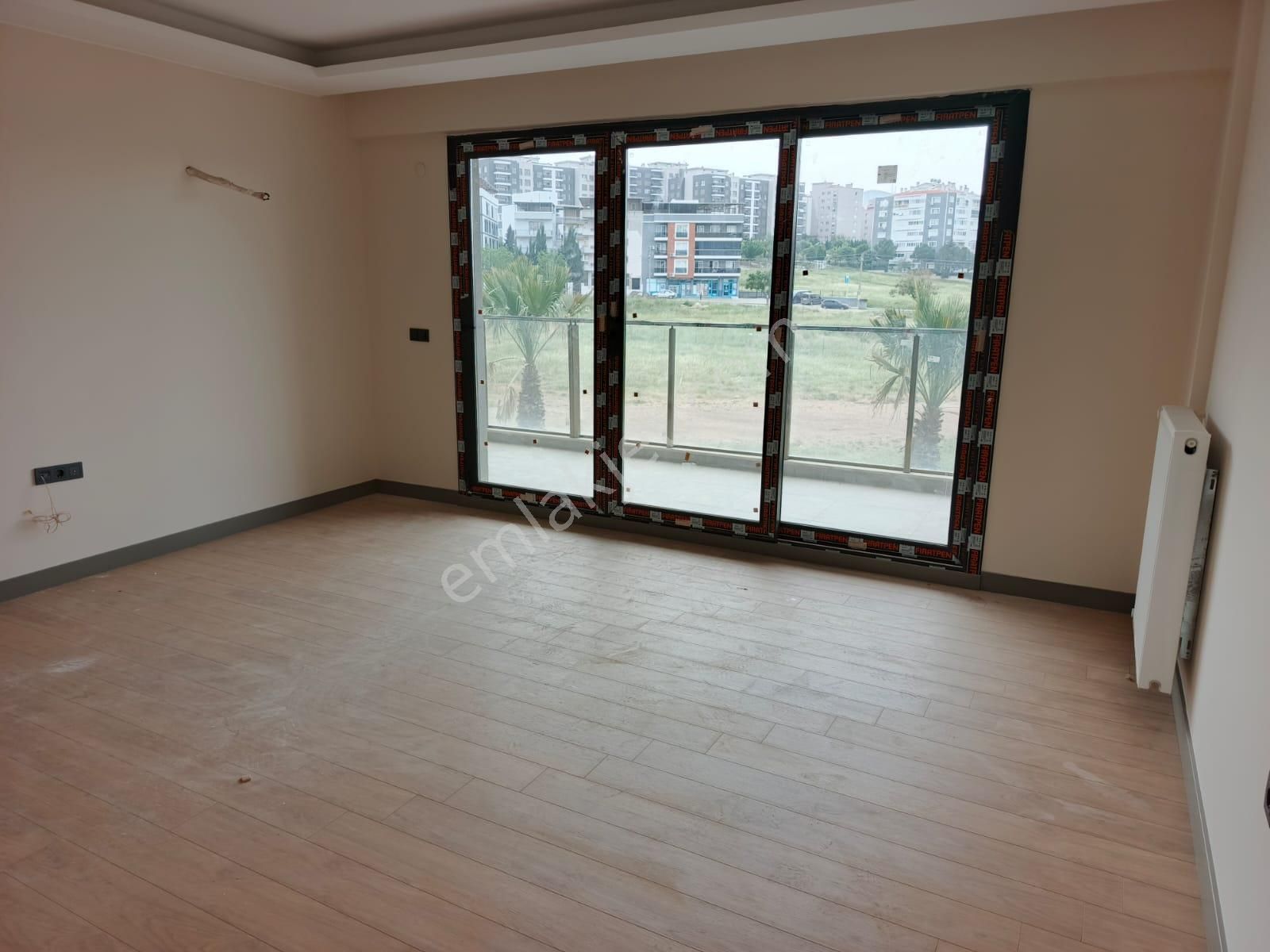 Menemen Koyunderede Havuzlu Lüx Sitede Arakat 3+1 Daire L-24 - Görsel 2