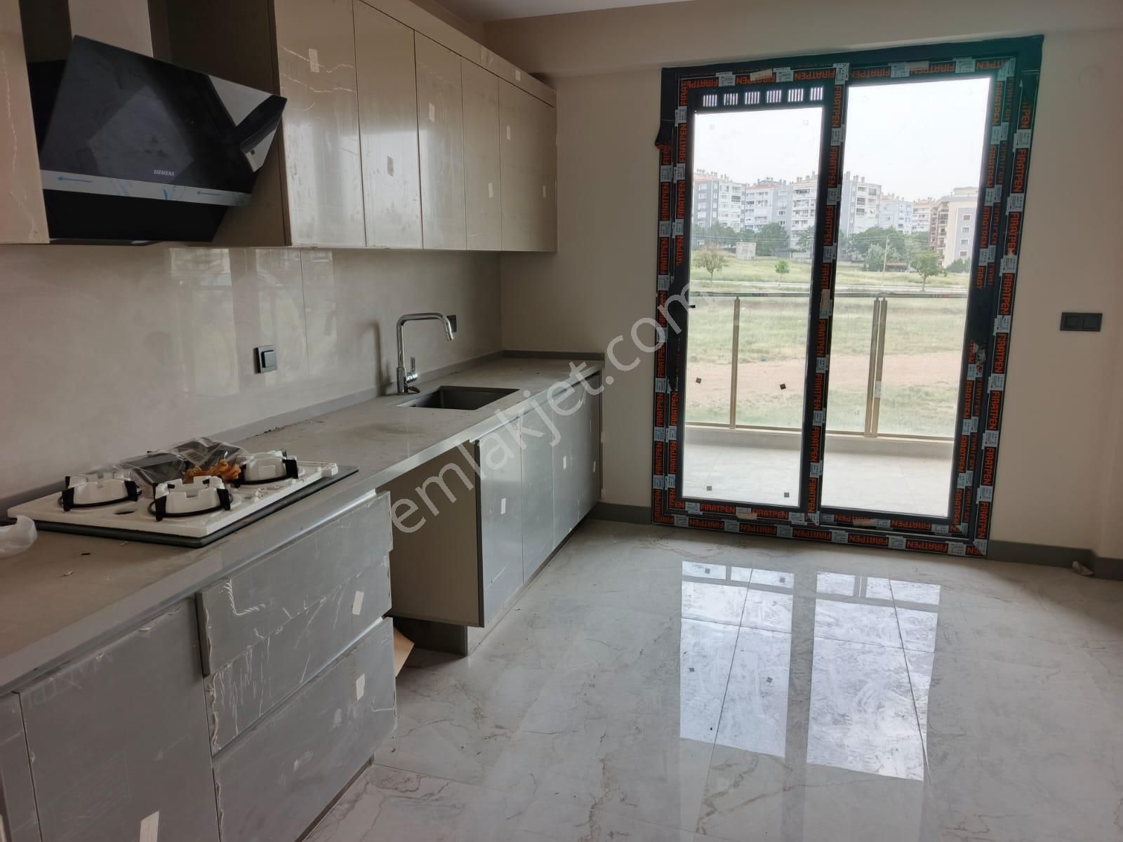 Menemen Koyunderede Havuzlu Lüx Sitede Arakat 3+1 Daire L-24 - Görsel 4