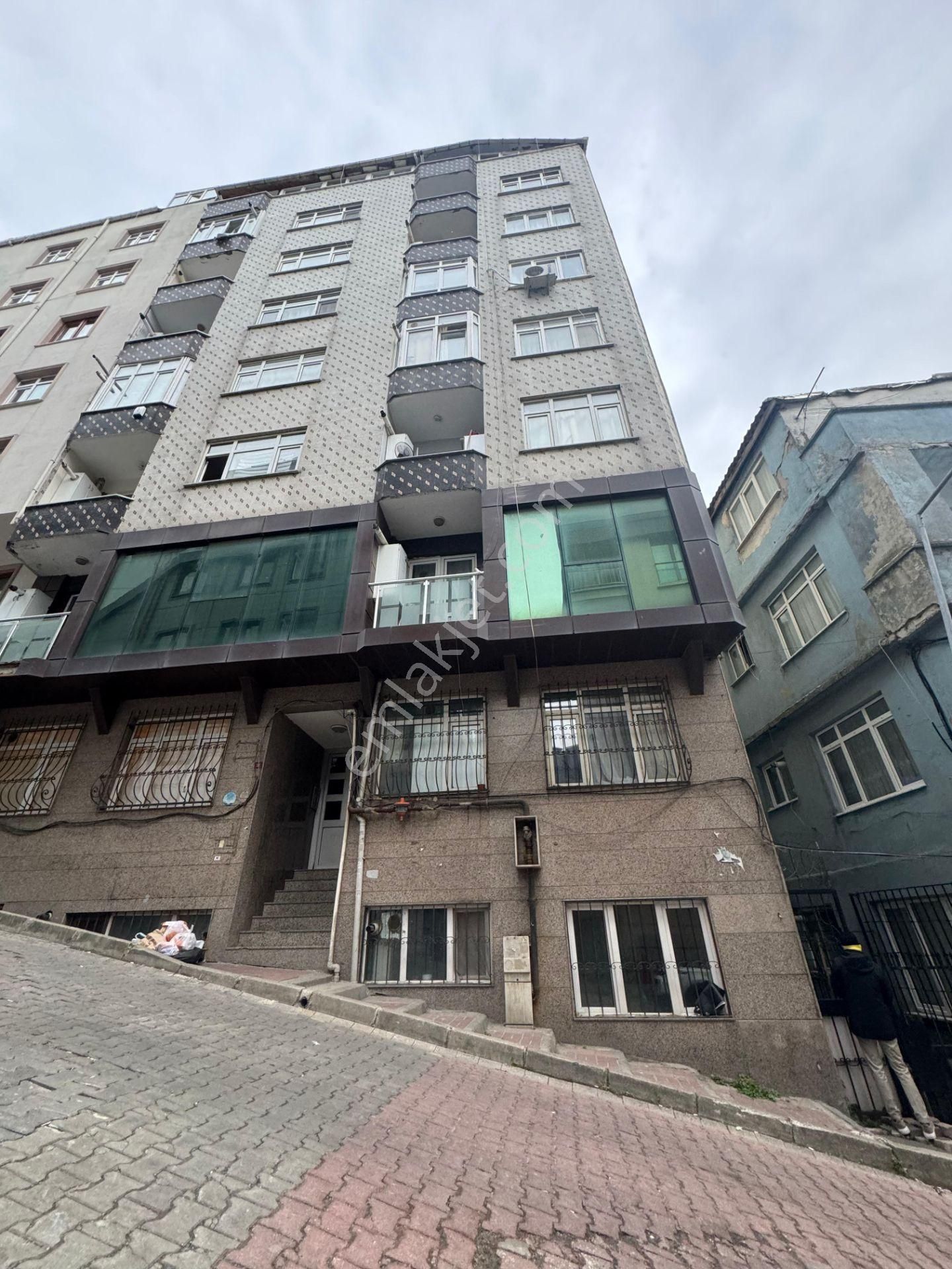 Emniyet Evlerde Levent Metroya 400 Metre Uzaklıkta Kiralık 1+1 Daire