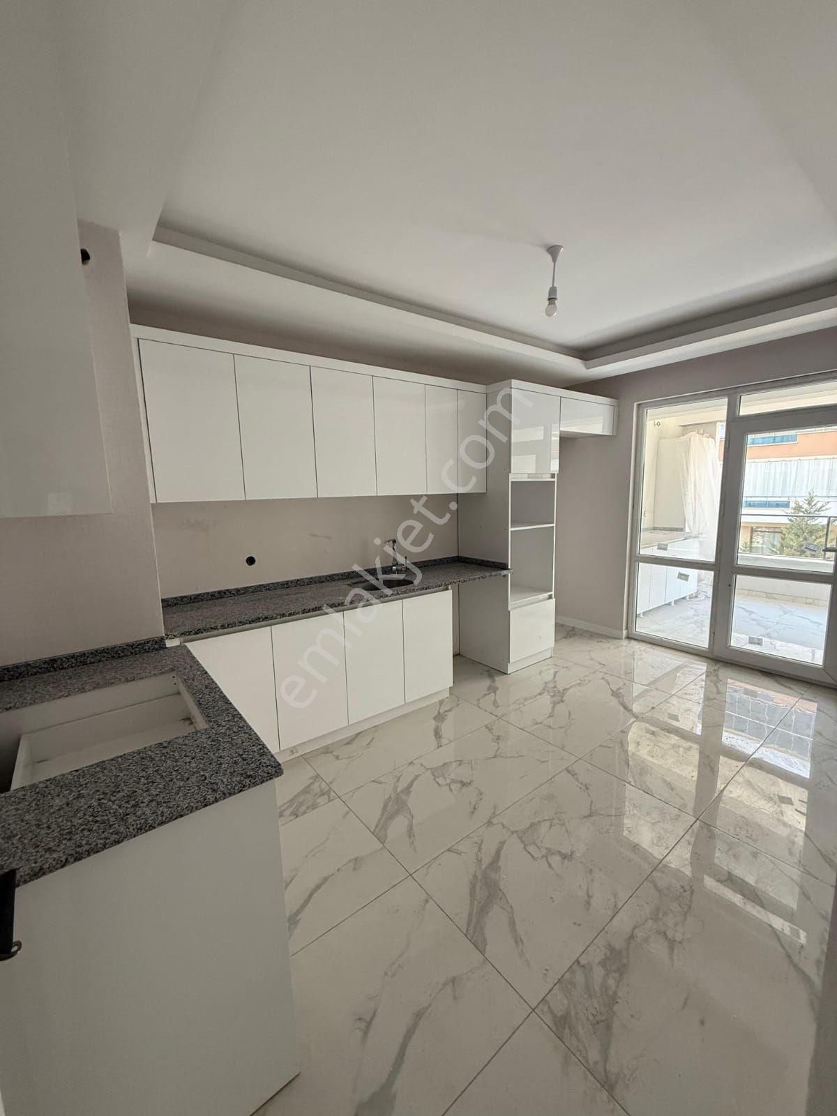 Hamzaoğlu Mahallesinde Site İçi 3+1 Arakat Satılık Sıfır Lüks Daire