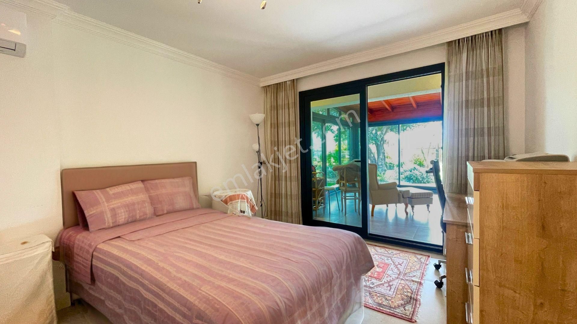 Yalıçiftlik' Te, Meyve Ağaçlarının Gölgesinde, Vadiye Bakan Huzurlu Bir Yaşam - Görsel 27