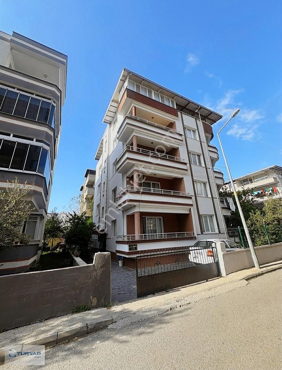 Aliağa Yeni Mahallede Kiralık 170 M2 Geniş Daire