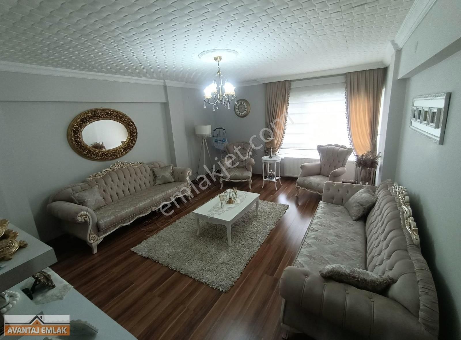 Şirinevlerde 120 M2 3+1 Satılık Site Dairesi