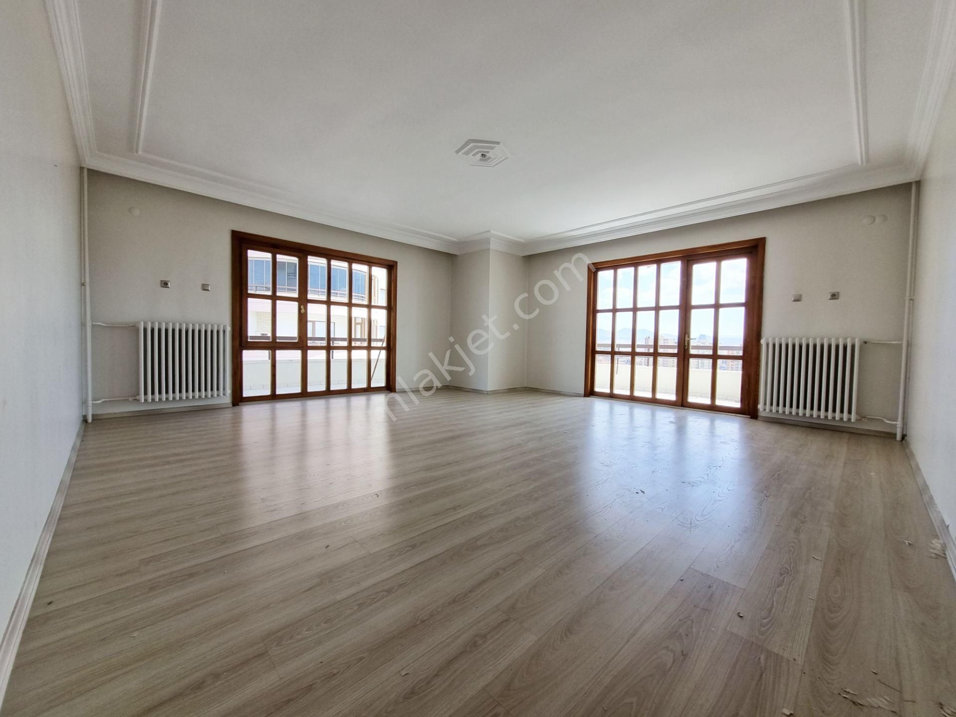 Antares Ve Şehir Hast.mevkii İkizler Sitesi'nde 4+1 Ankara Manzaralı