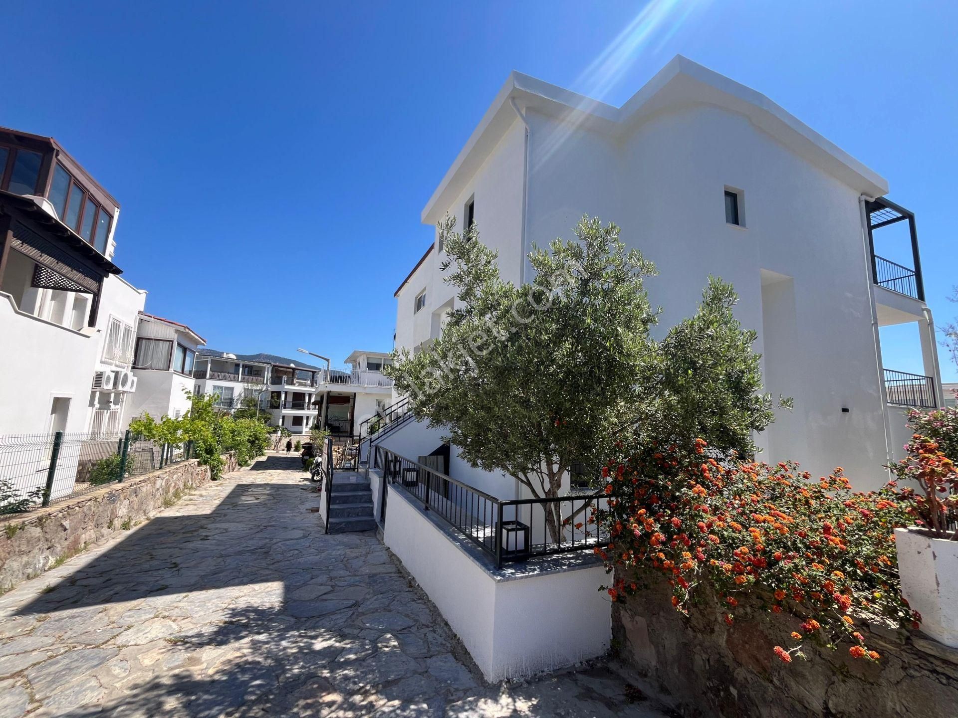 Bodrum Bitez'de Satılık Tam Müstakil Renove Edilmiş Villa - Görsel 25