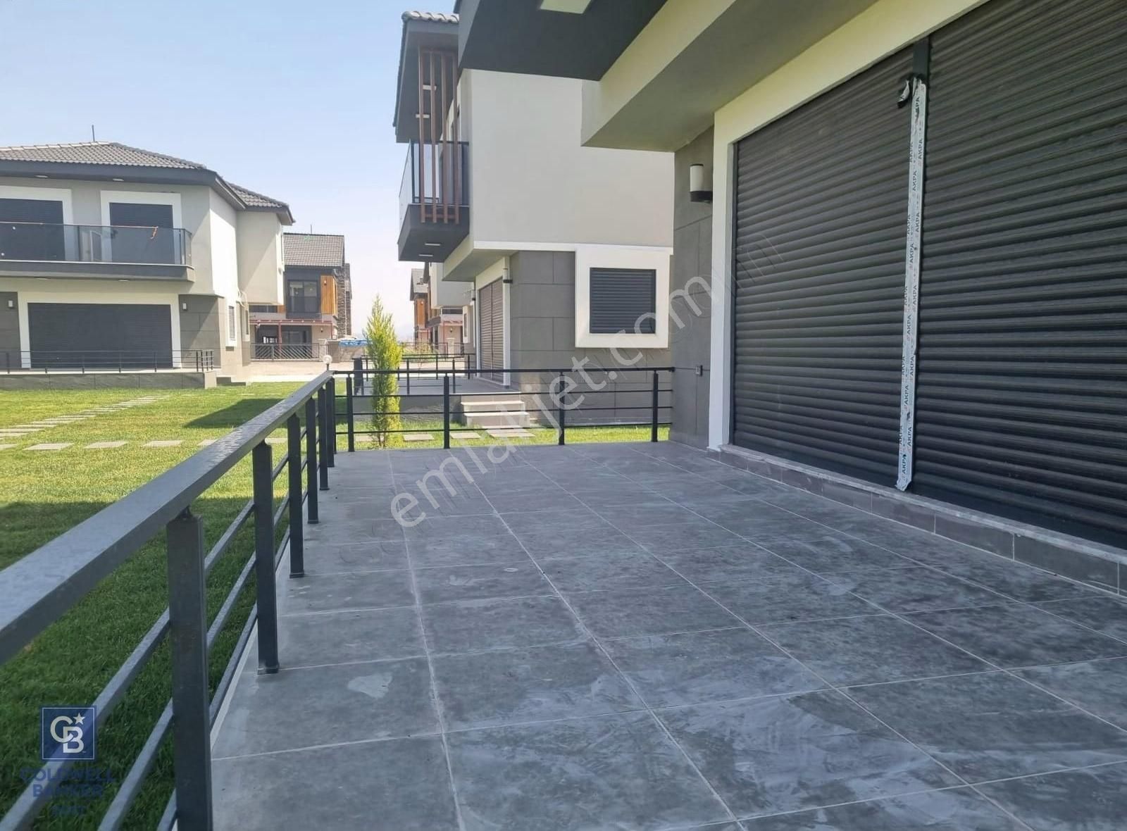 Çandarlıda Site İçinde , Havuzlu , Özel Otoparklı Müstakil Villa - Görsel 17