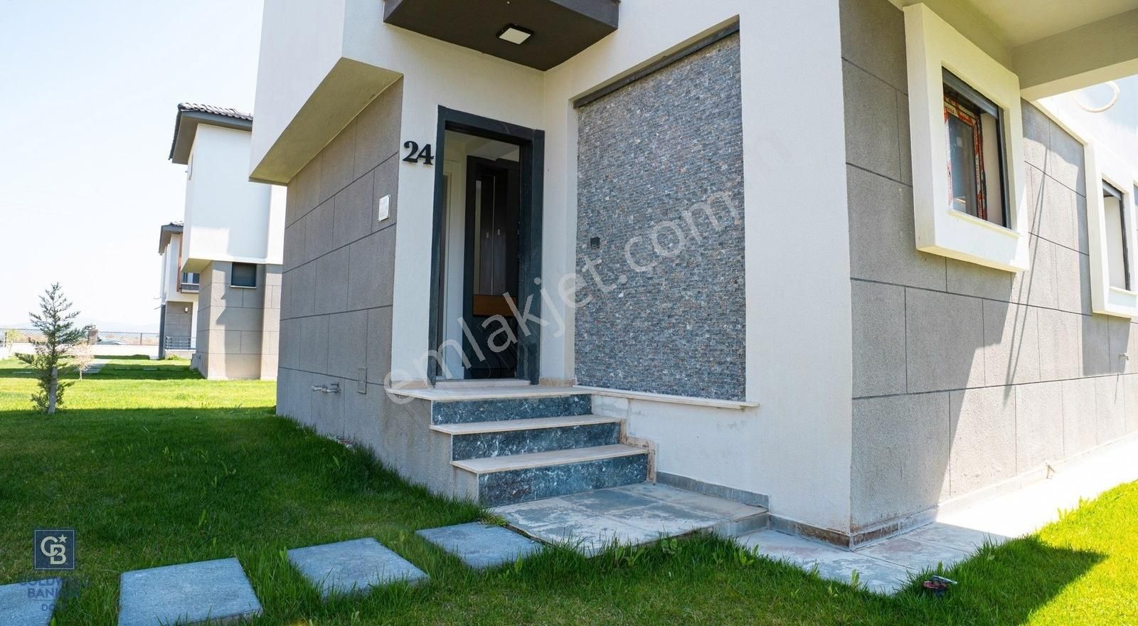 Çandarlıda Site İçinde , Havuzlu , Özel Otoparklı Müstakil Villa - Görsel 11