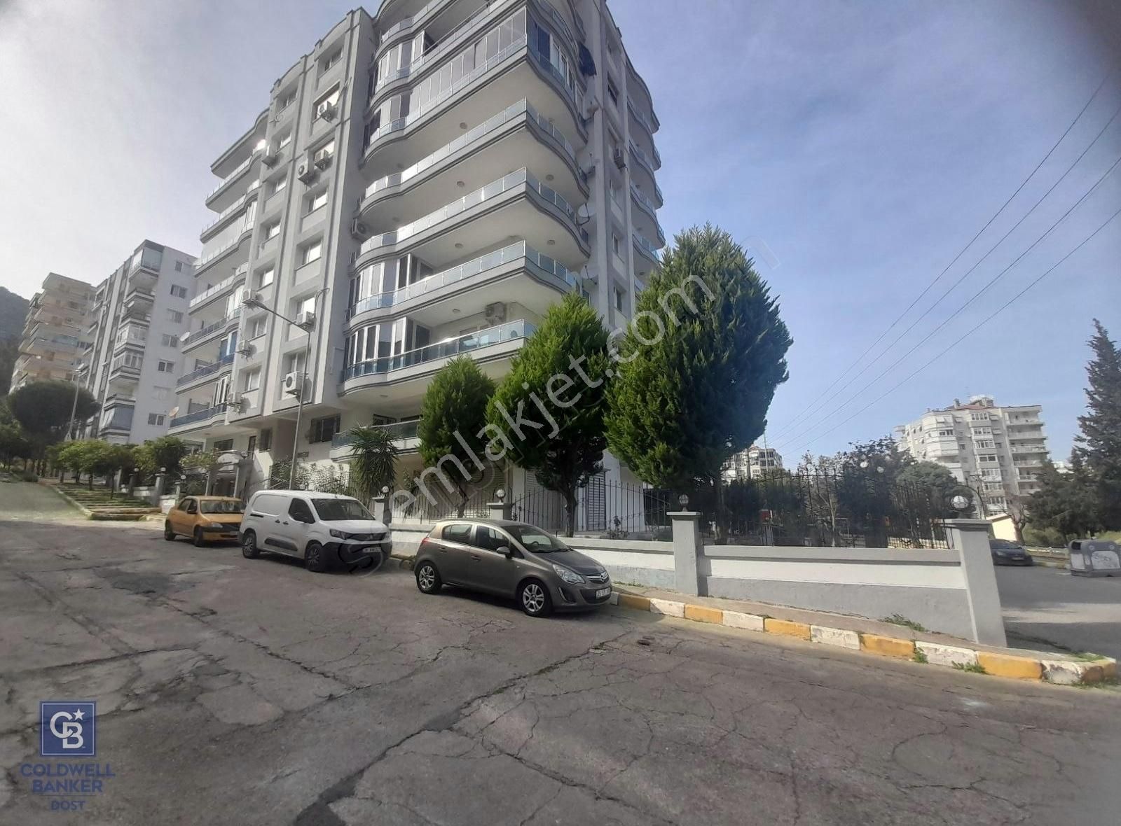 Balçova Çetin Emeç Mah.sanayi Yakını Site İçi Satılık Dükkan
