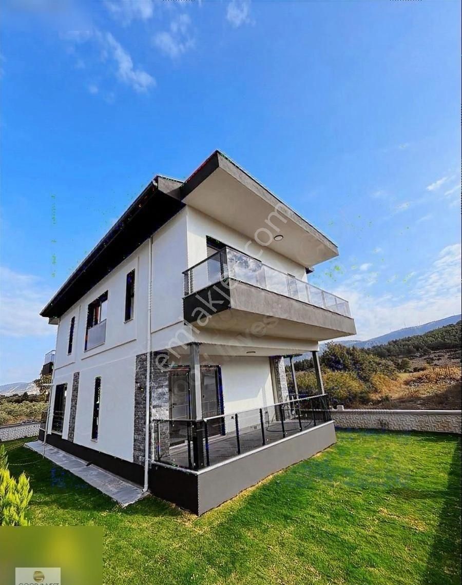 Muğla Yeniköy Mahallesi'nde Satılık 4+1 Lüks Villa!