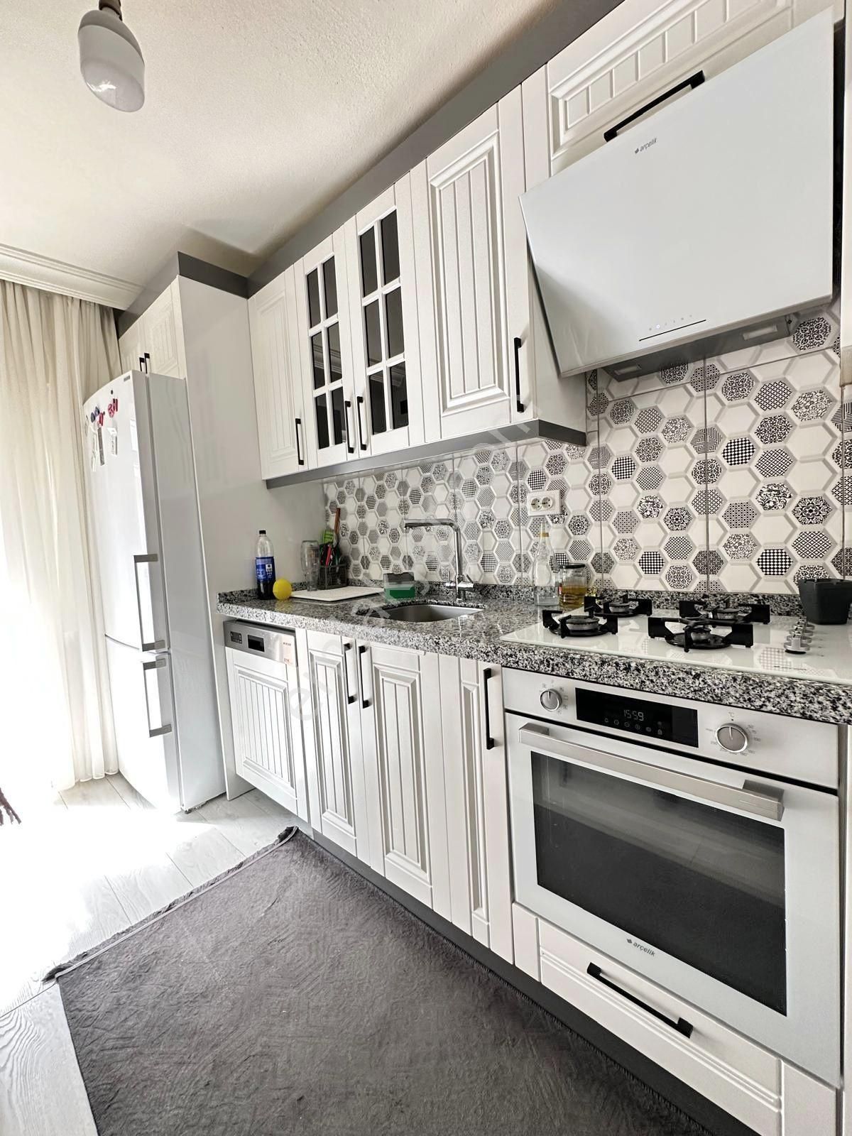 Mareşal Çakmak Mah 3+1 Full Yapılı Kredi Limitsiz Ara Kat Daire