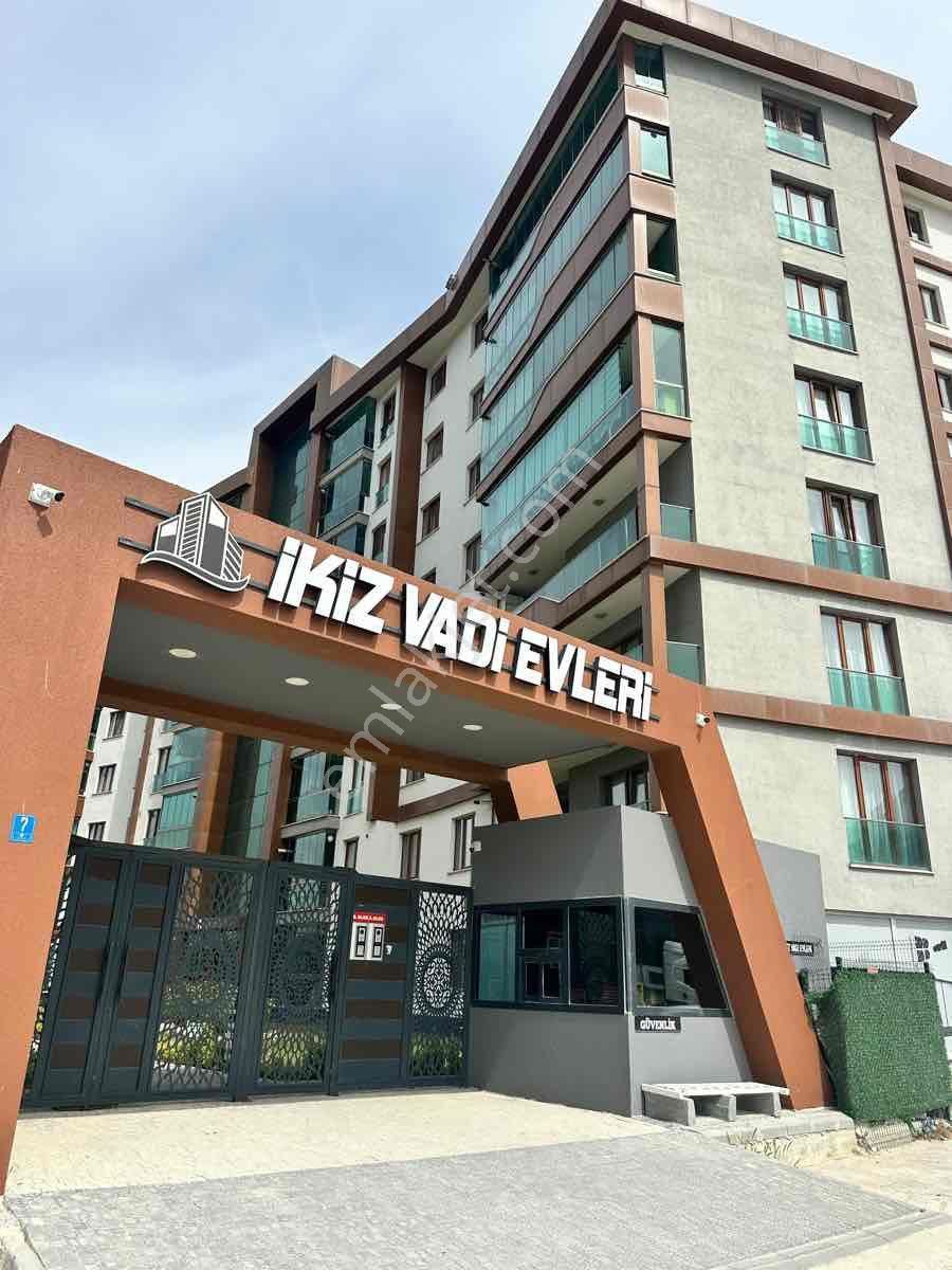 Şehrin Gelişen Bölgesinde Doğa Manzaralı Satılık 2+1 Daire