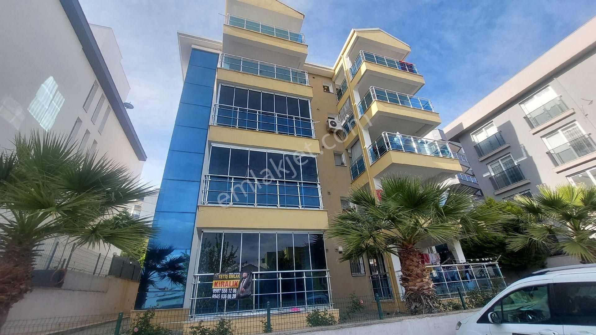 Kuşadası Garaj Arkasında Ebeveyn Banyolu Kiralık 3+1 Daire