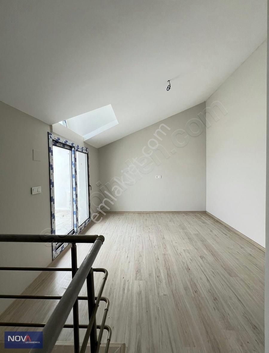 Turgutlu Ergenekon Mh.teraslı Dubleks 2+1 Sıfır