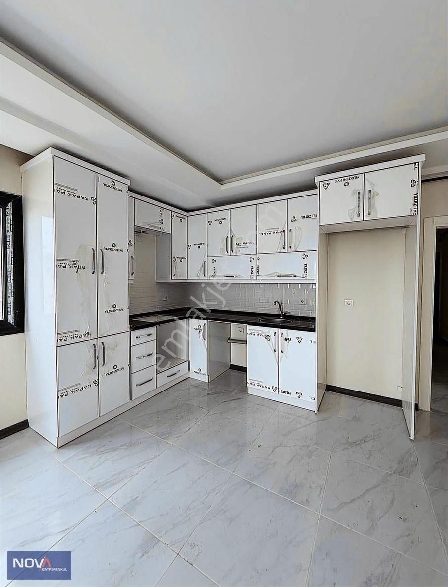 Turgutlu Seyir Manzaralı Selvilitepe'de 95 M2 Sıfır 2+1 Daire