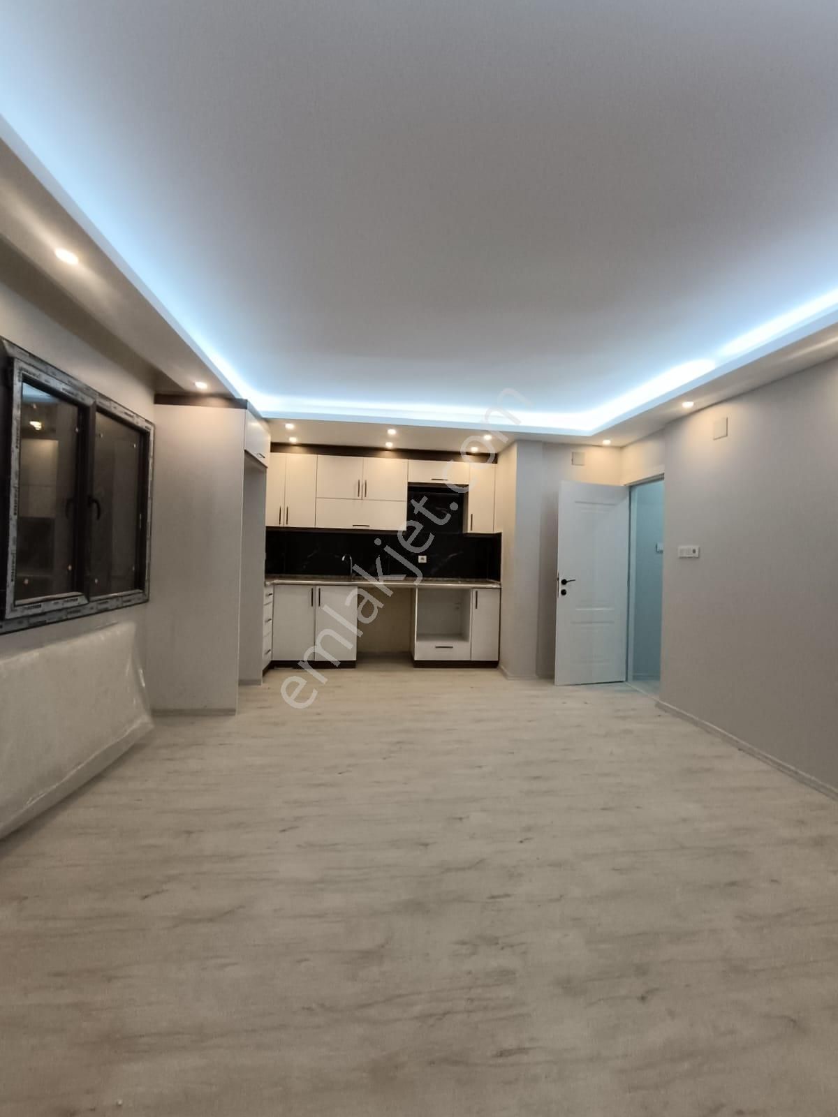 Ağabey Gayrimenkulden Şehitler Mahallesinde Kiralık Daire