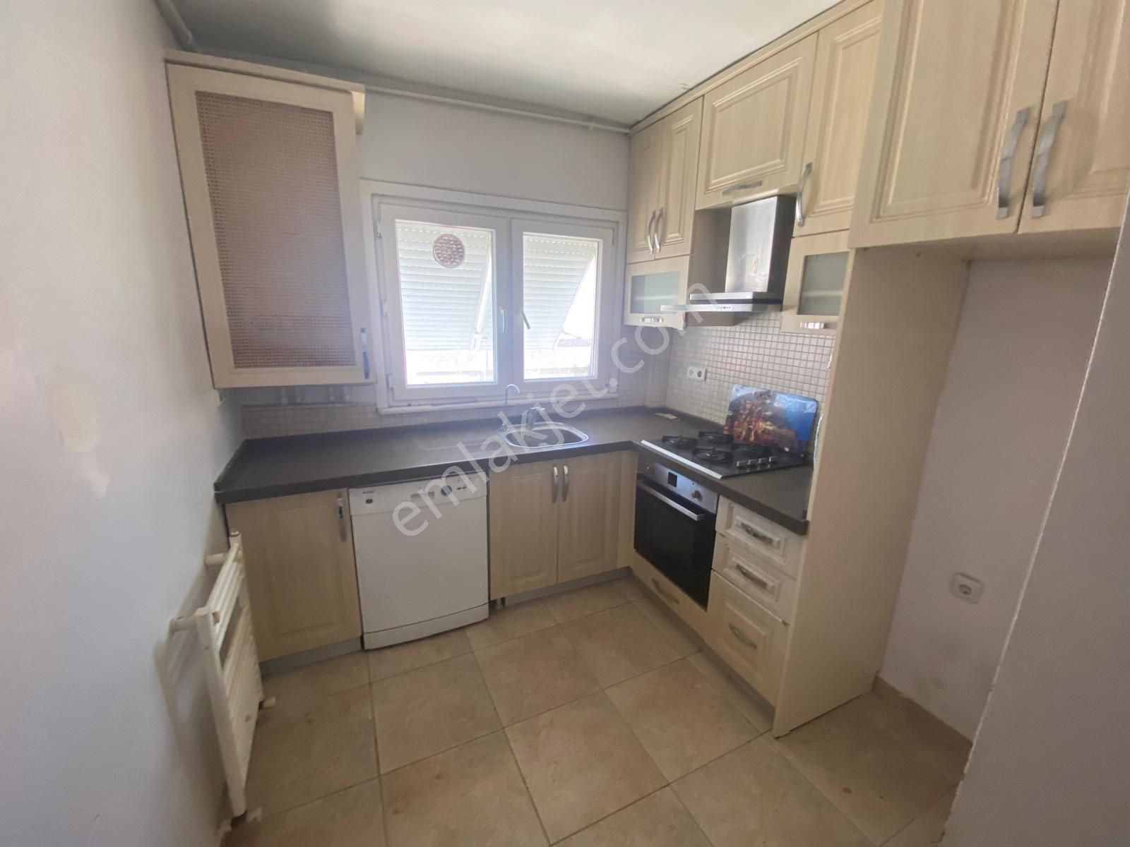 Denizköşkler’de 3+1 Sağlam Binada Asansörlü Kiralık Temiz Daire