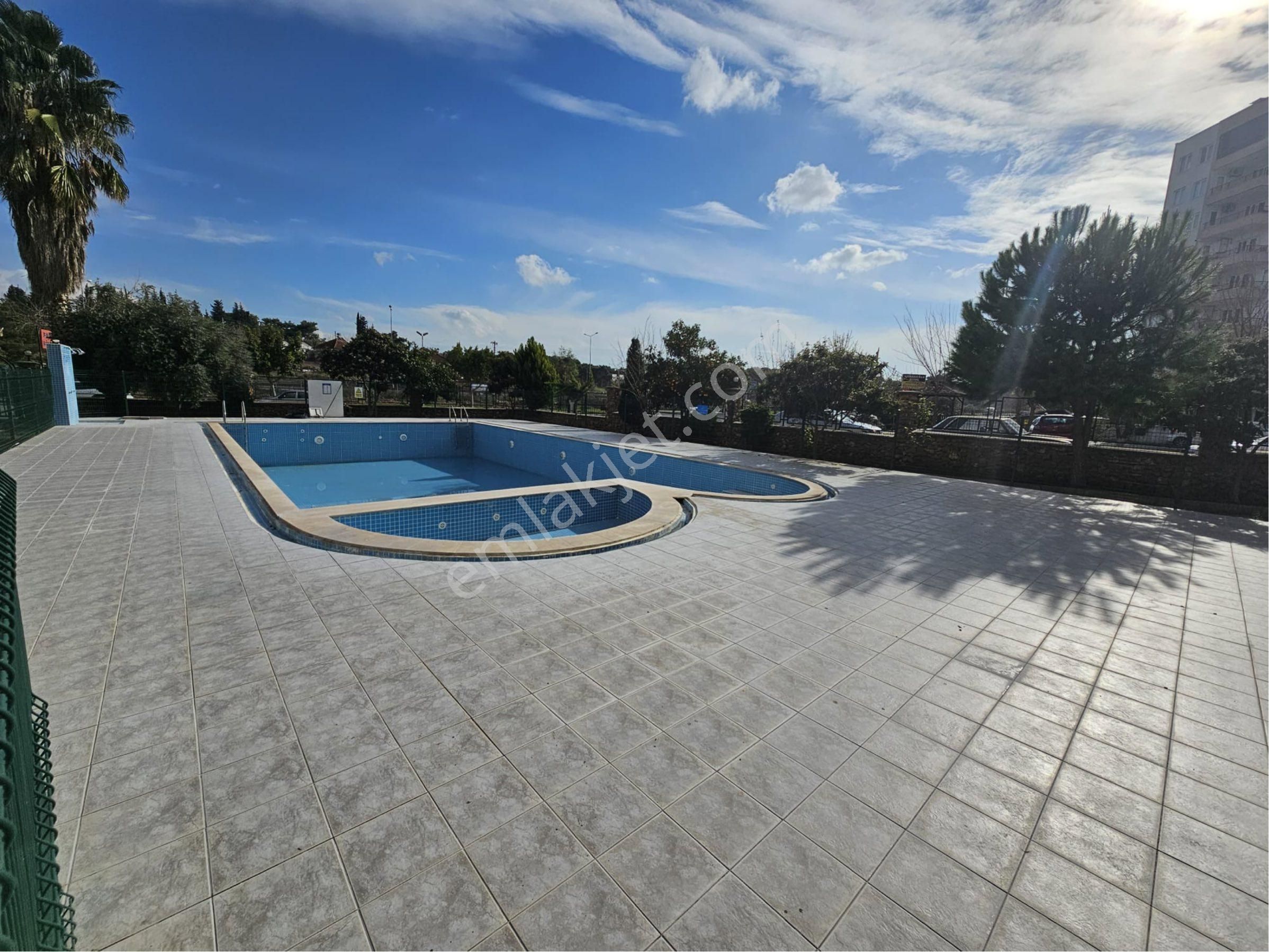 A K Mutludan Uncalı Karşısı Site İçi Havuzlu Eşyalı 2+1 Daire