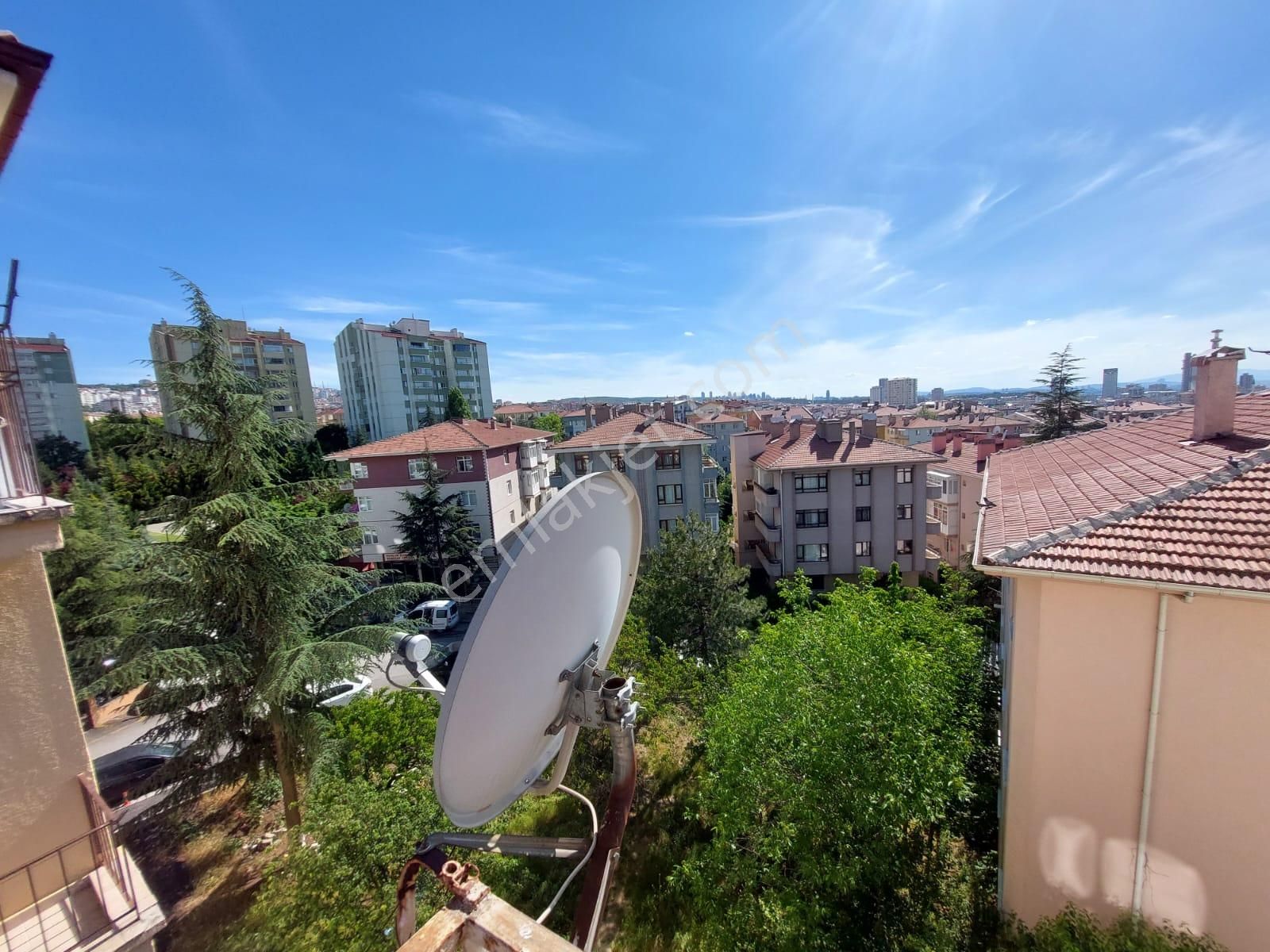 Göral Emlaktan Acill Sokullu Ana Caddesi Üzerinde Manzaralı 3+1 Yapılı Kombili