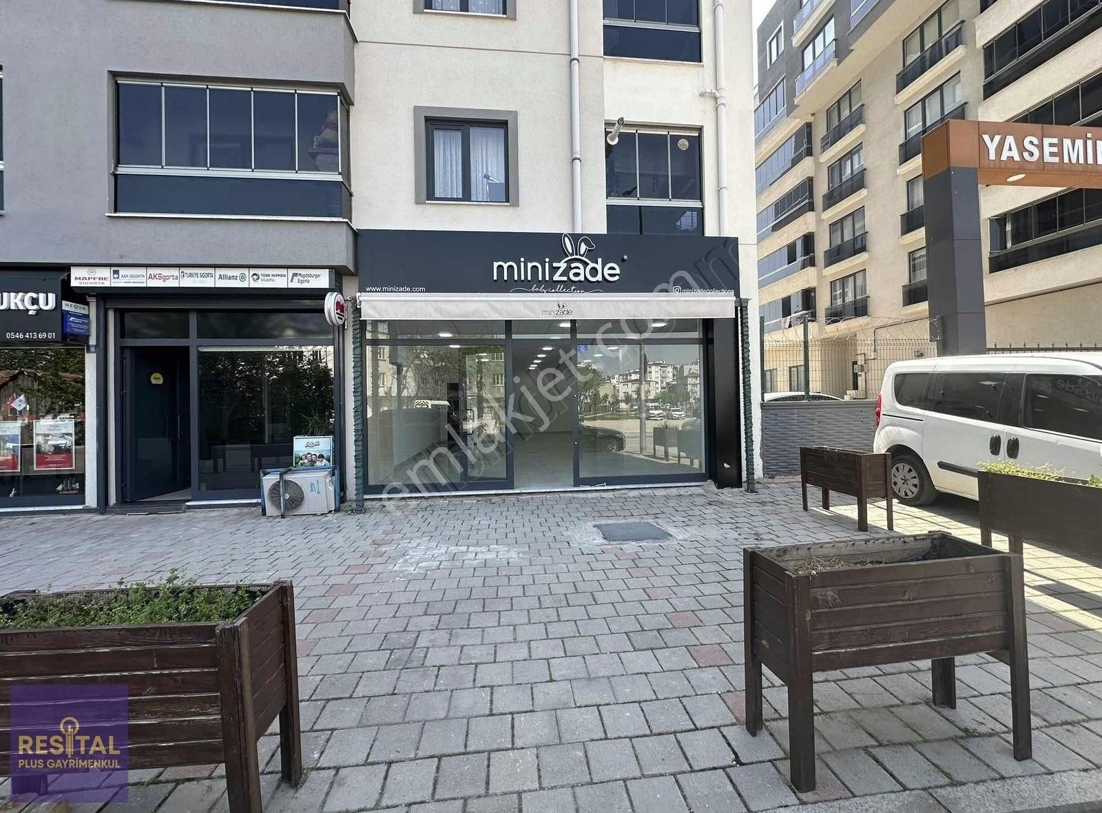 Millet Mah.işlek Cadde Üzerinde İçi Yapılı 120 M2 Kiralık Mağaza