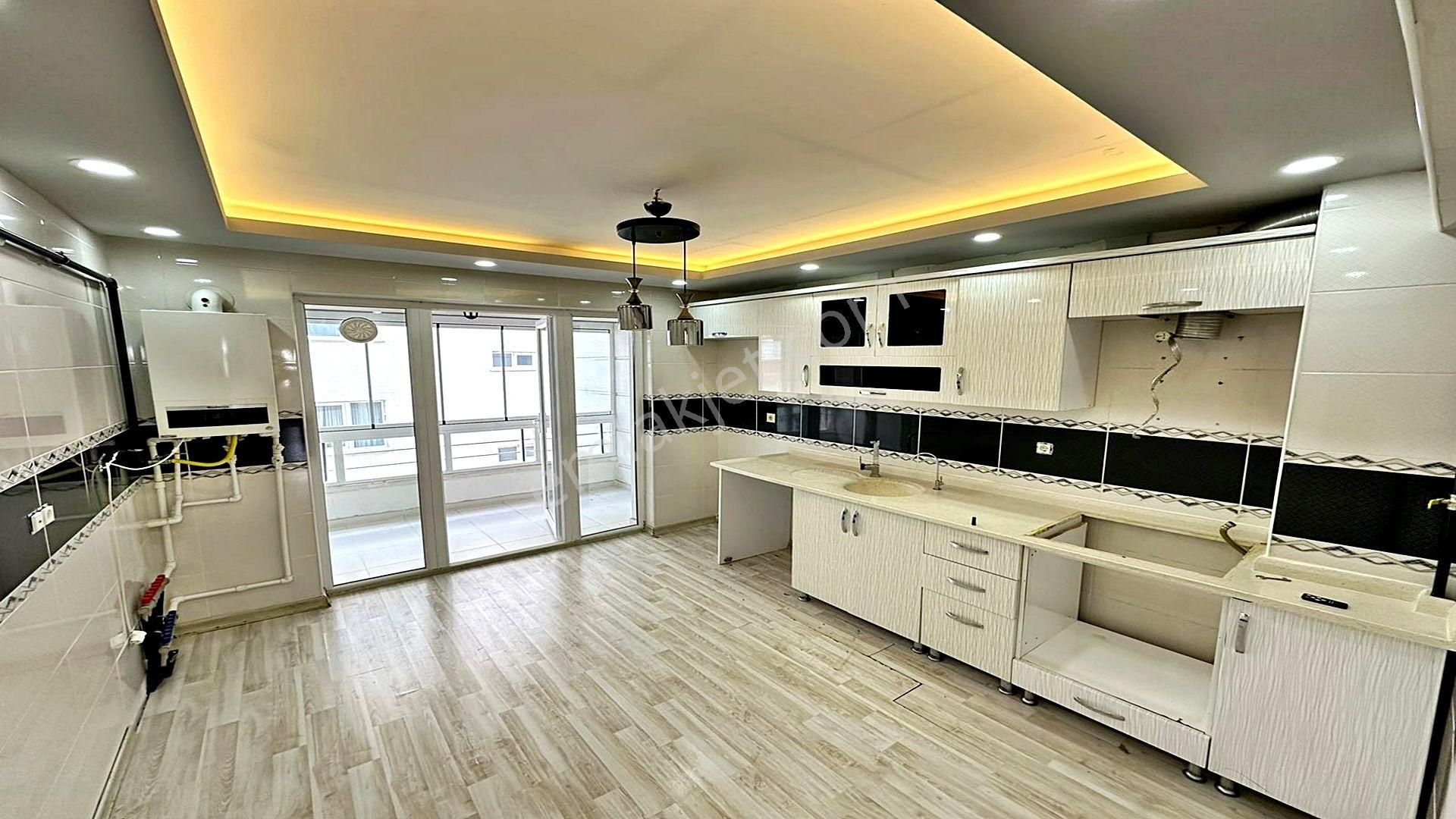 Kuşcağız Merkezde 3+1 Yeni Bina Asansörlü 140m2 Full Yapılı!!