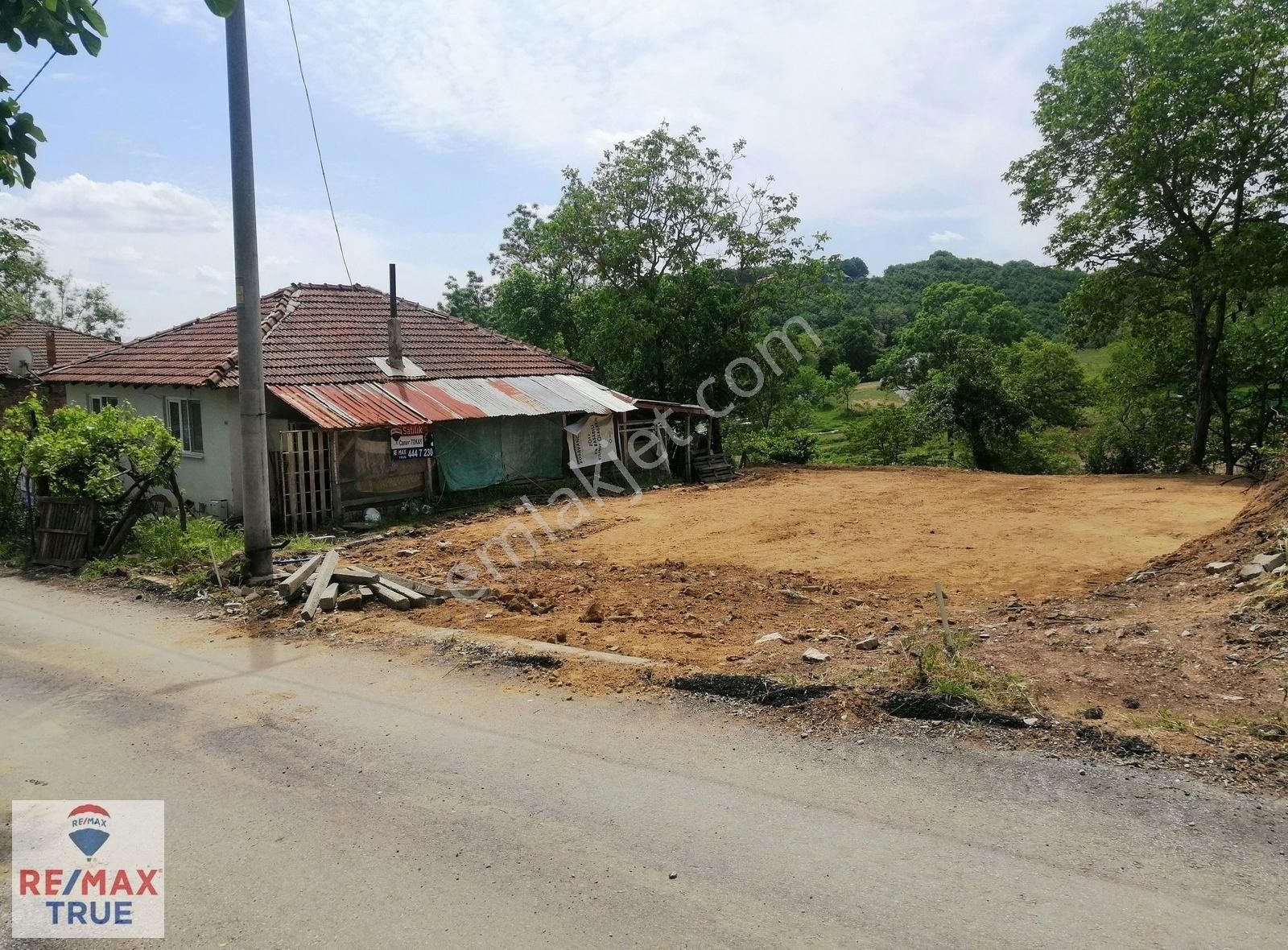 İzmit Orhaniye Mh.de Doğayla İç İçe Satılık Köyiçi İmarlı Arsa