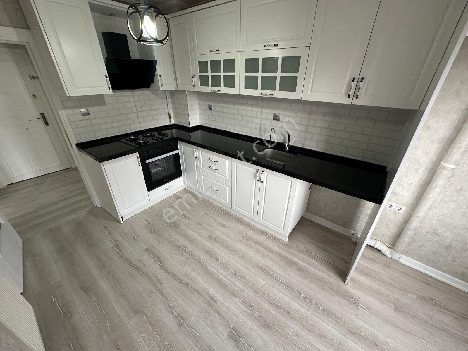 (1045) Keçiören Kanunide 3.üst Katta 3+1 Asansörlü Boş Full Yapılı Satılık Daire
